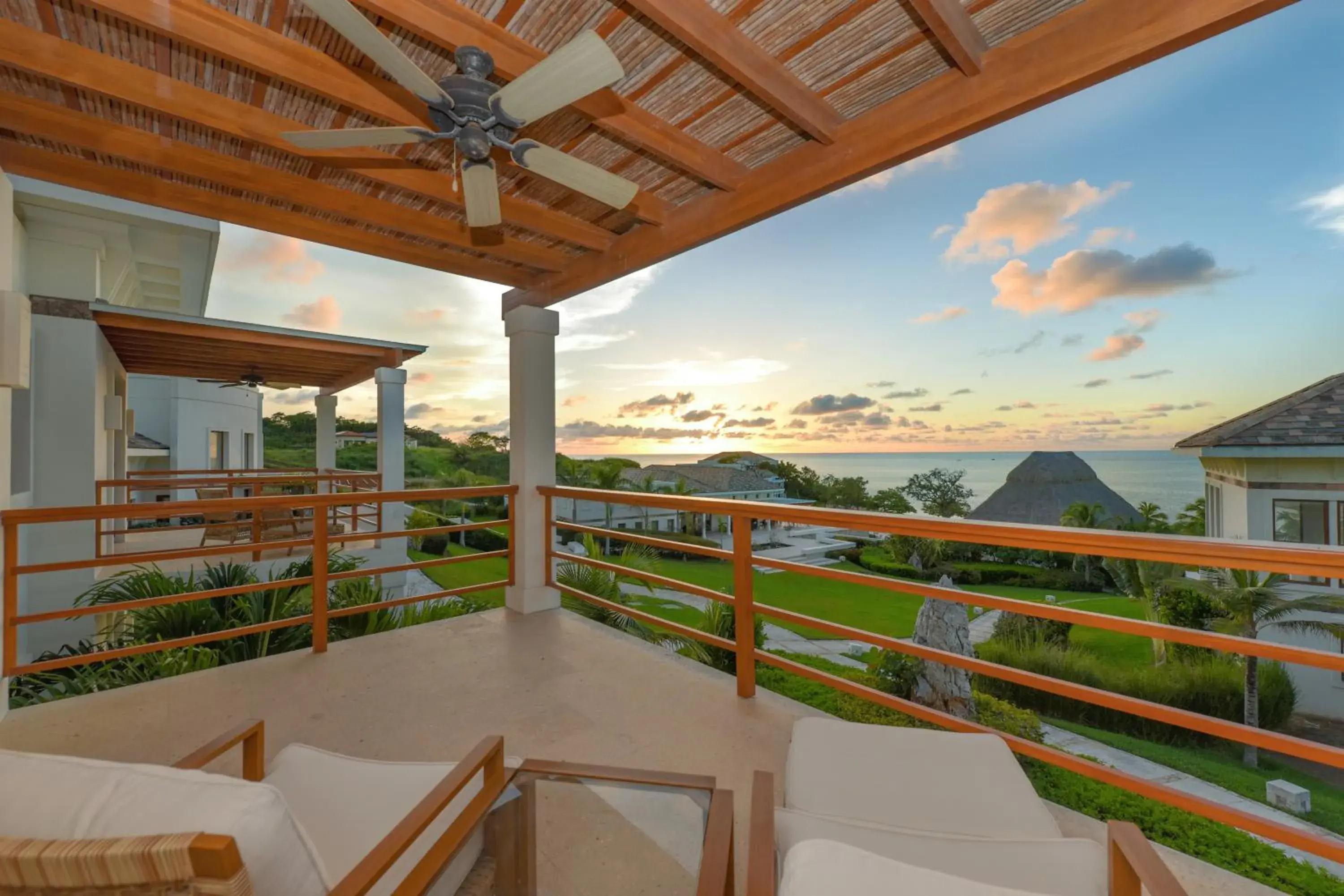 Deluxe Room, Partial Ocean View in Las Verandas Hotel & Villas Deluxe Room, Partial Ocean View in Las Verandas Hotel & Villas