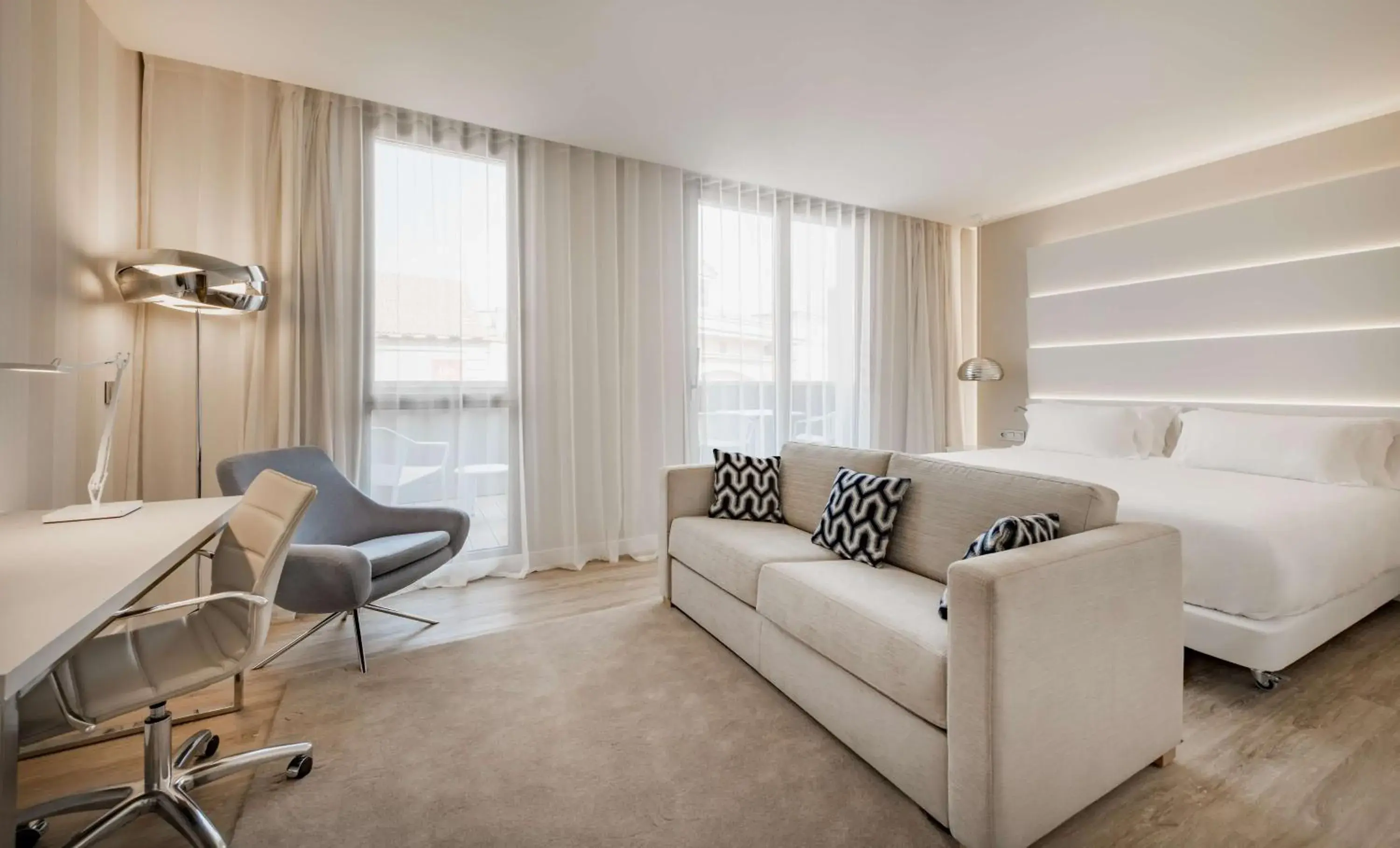 Superior Double Room with Terrace in NH Málaga Superior Double Room with Terrace in NH Málaga