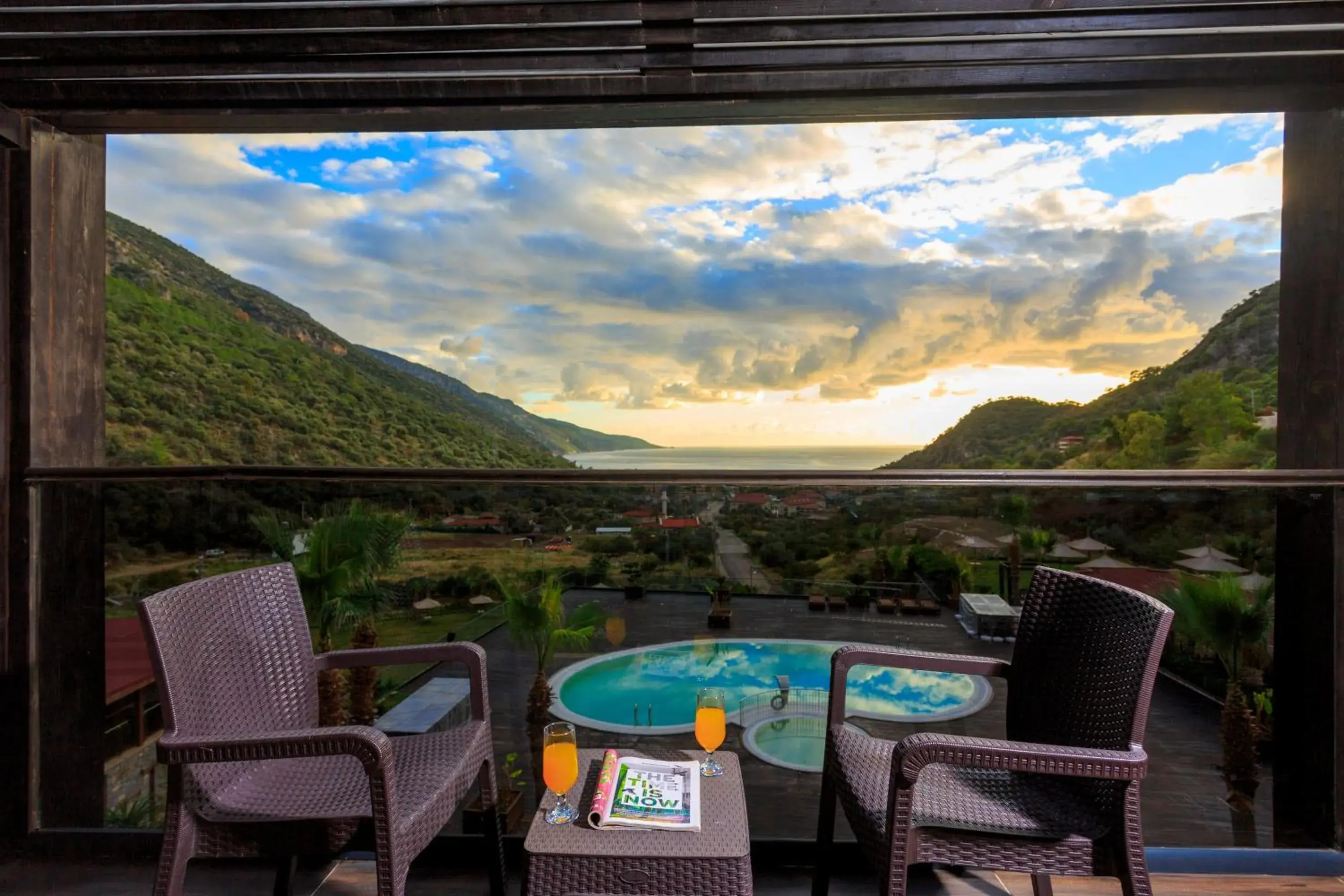 Deluxe Double Room with Sea View - single occupancy in Manaspark Deluxe Hotel Deluxe Double Room with Sea View - single occupancy in Manaspark Deluxe Hotel