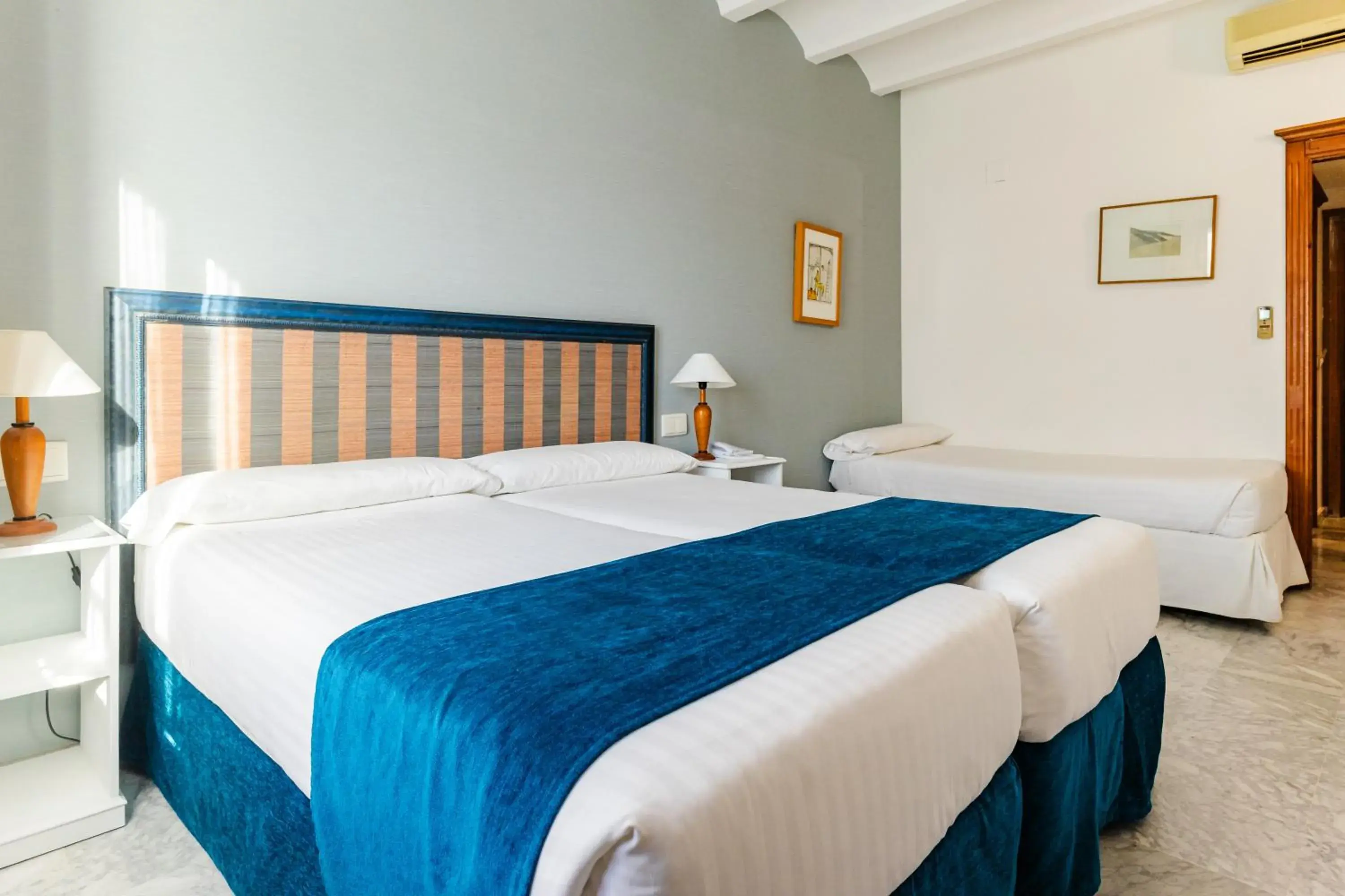 Double or Twin Room with Extra Bed in Ad Hoc Parque Double or Twin Room with Extra Bed in Ad Hoc Parque