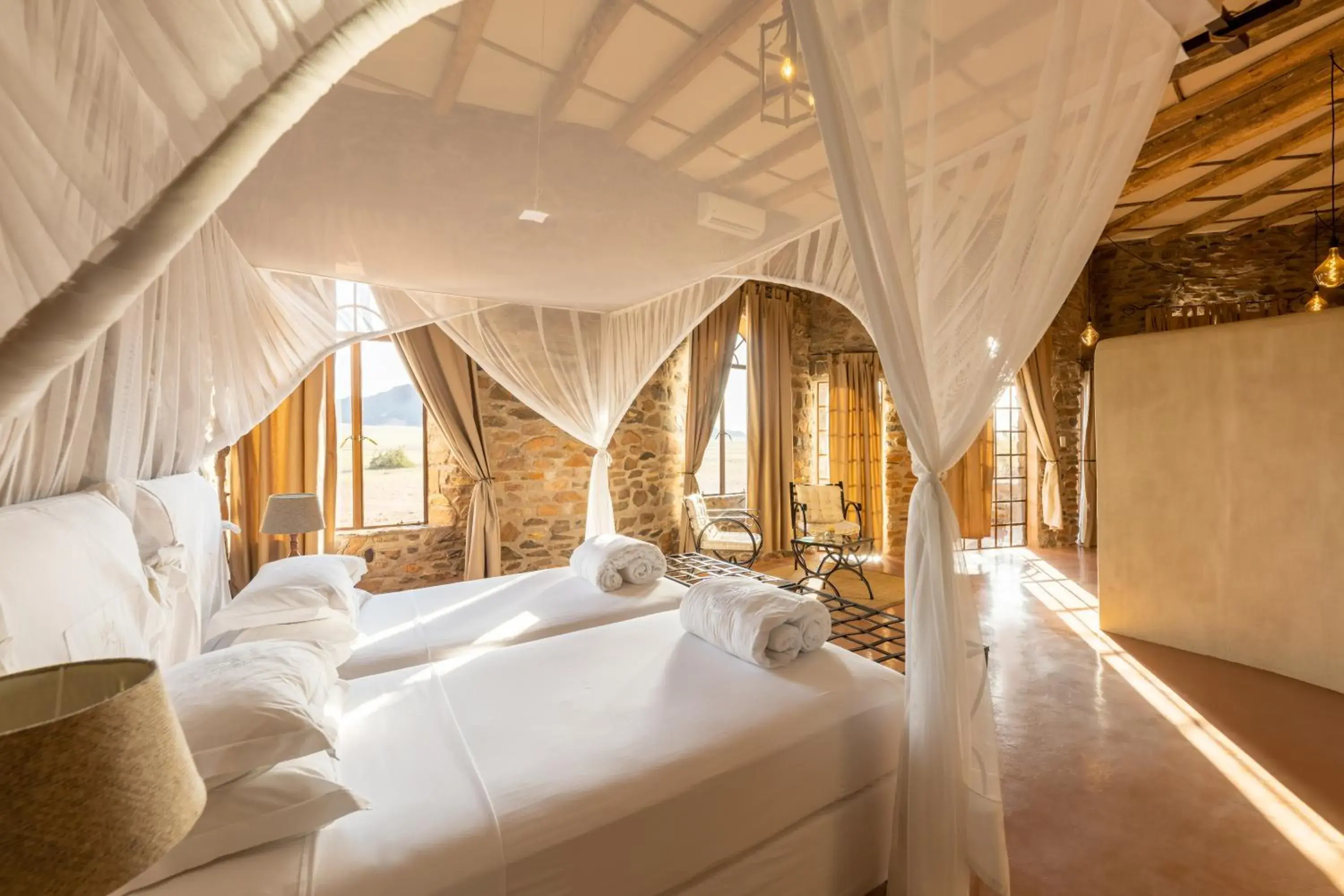 Luxury Twin Room in Le Mirage Resort & Spa Luxury Twin Room in Le Mirage Resort & Spa