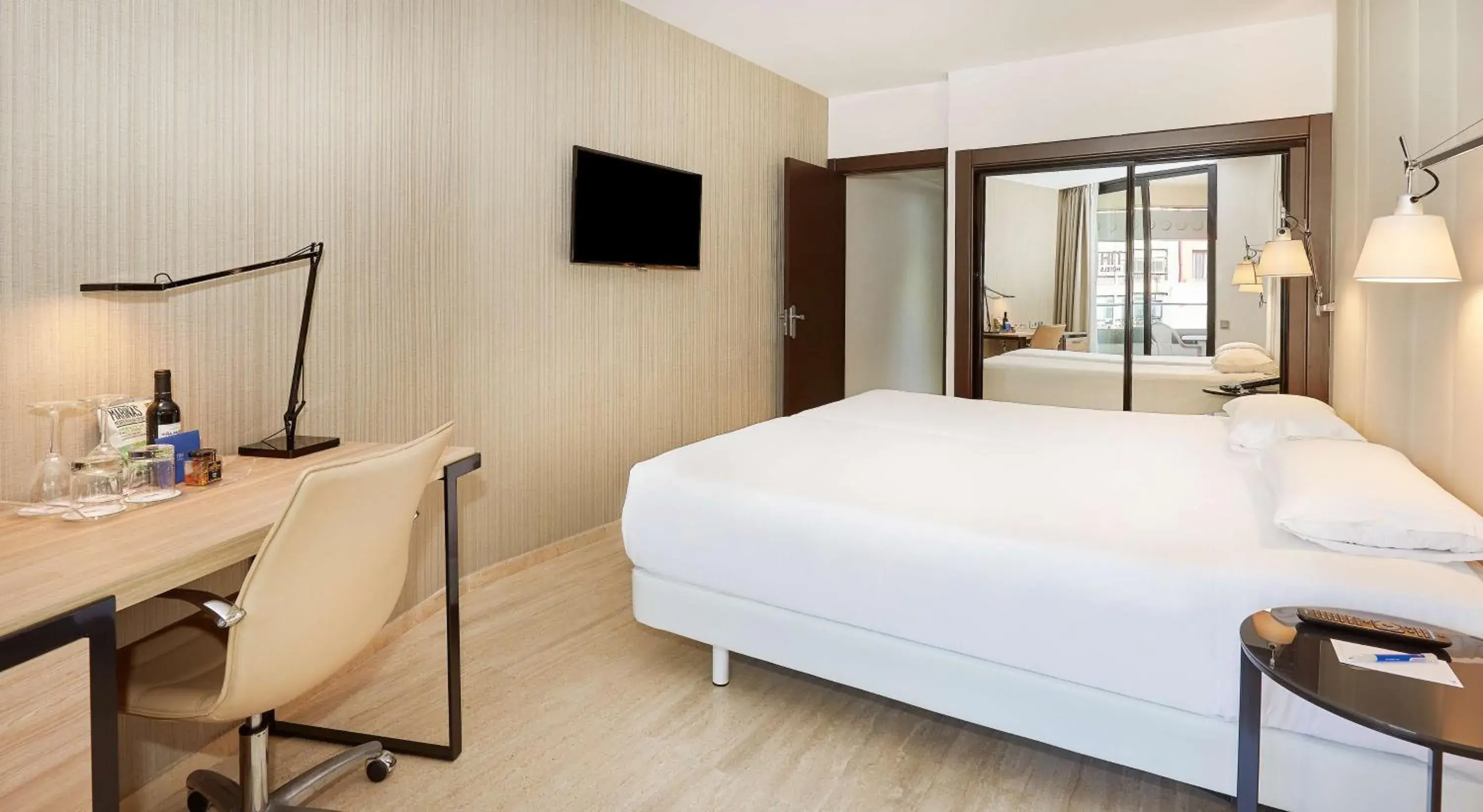 Standard Double or Twin Room with Terrace in NH Imperial Playa Standard Double or Twin Room with Terrace in NH Imperial Playa