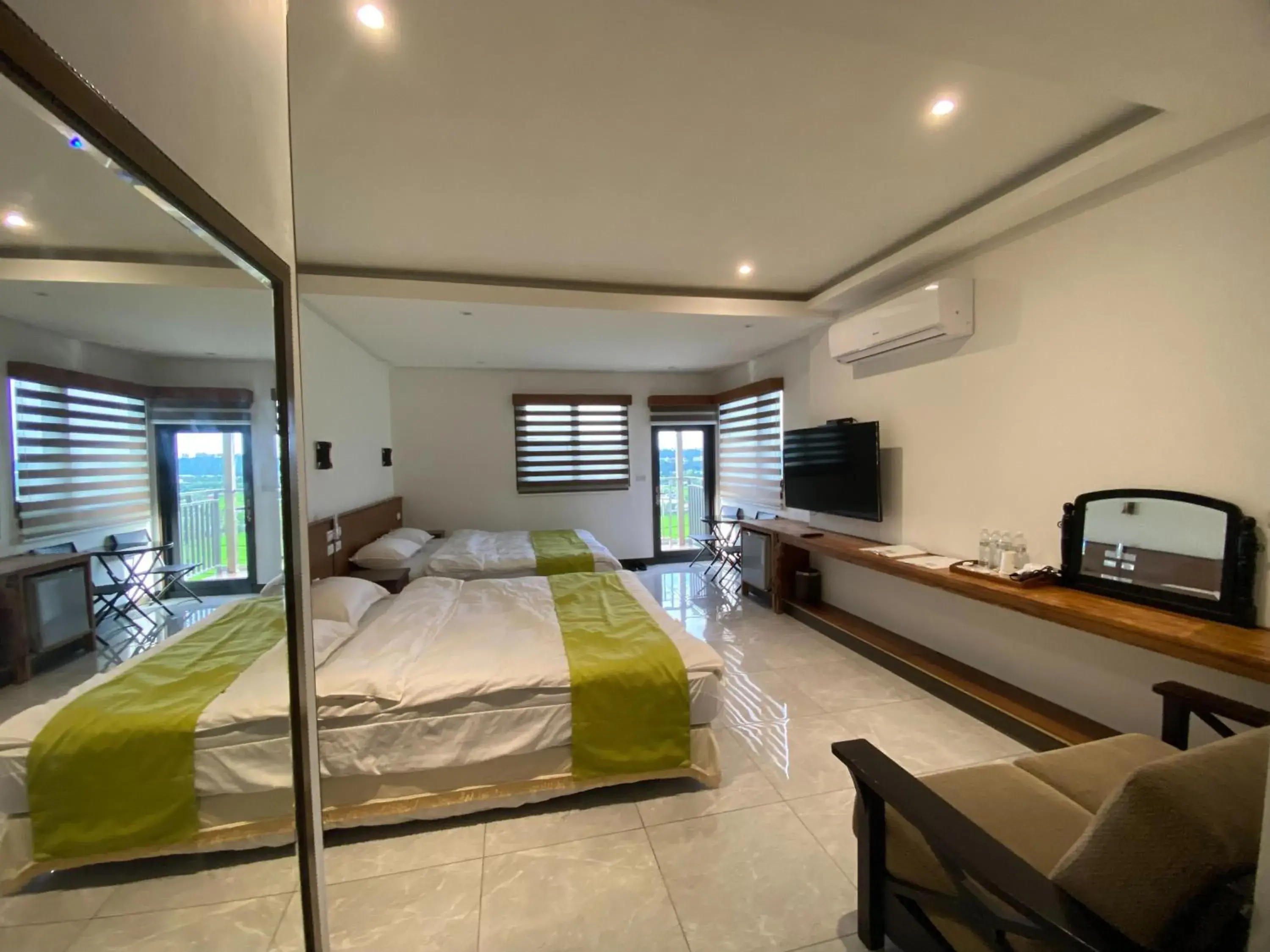 Quadruple Room with Mountain View in Lemuju B&B Hotel Quadruple Room with Mountain View in Lemuju B&B Hotel