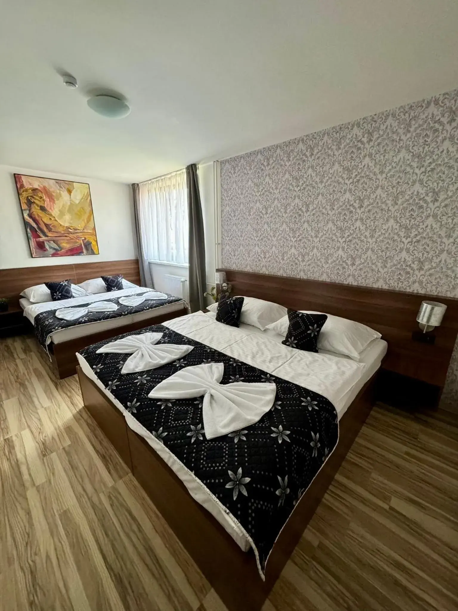 Quadruple Room with Garden View - single occupancy in Hotel Vincent Quadruple Room with Garden View - single occupancy in Hotel Vincent