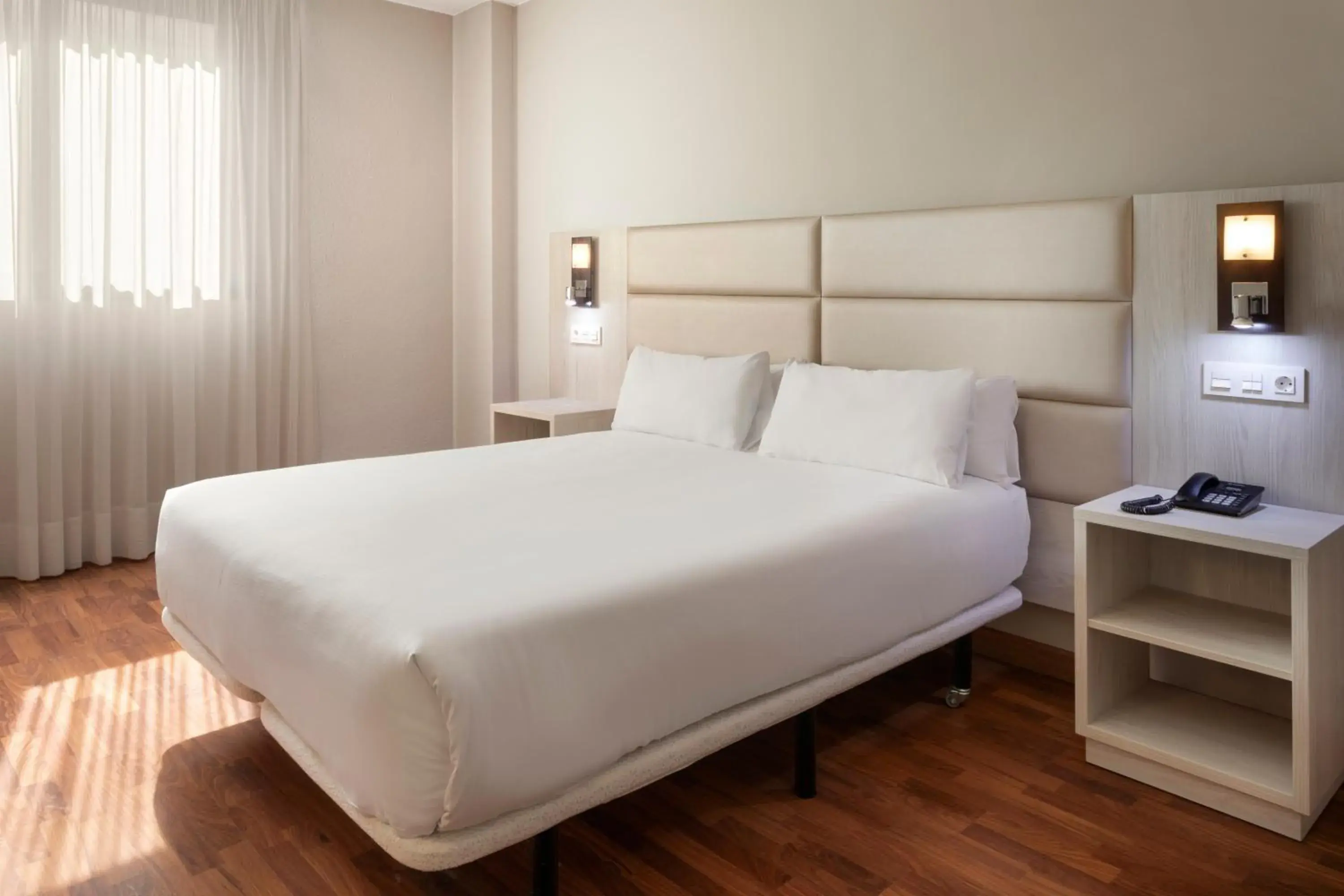 Standard Queen Room in B&B HOTEL Zaragoza Royal Standard Queen Room in B&B HOTEL Zaragoza Royal