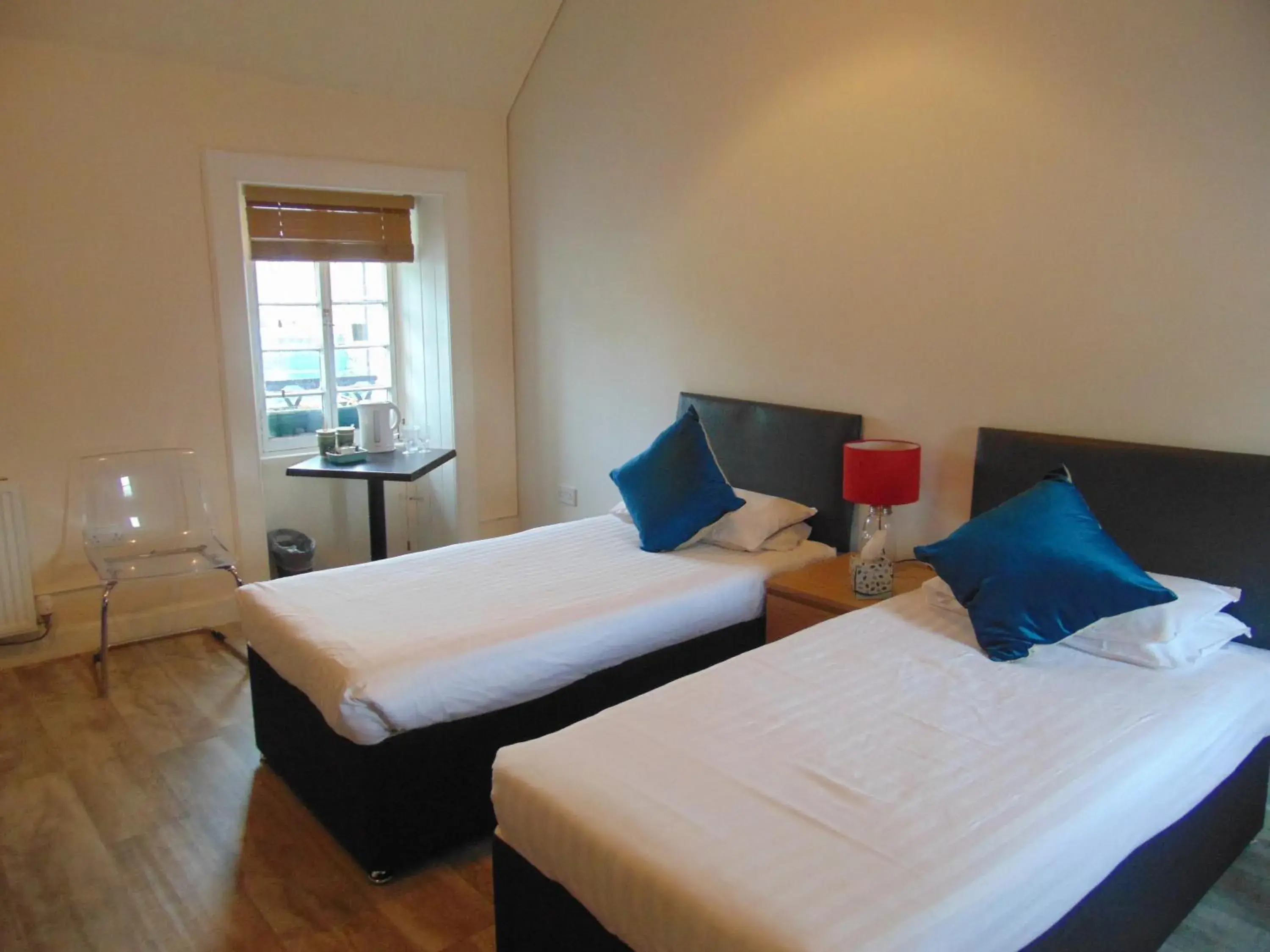 Quadruple Room with Private Bathroom in Callander Hostel Quadruple Room with Private Bathroom in Callander Hostel