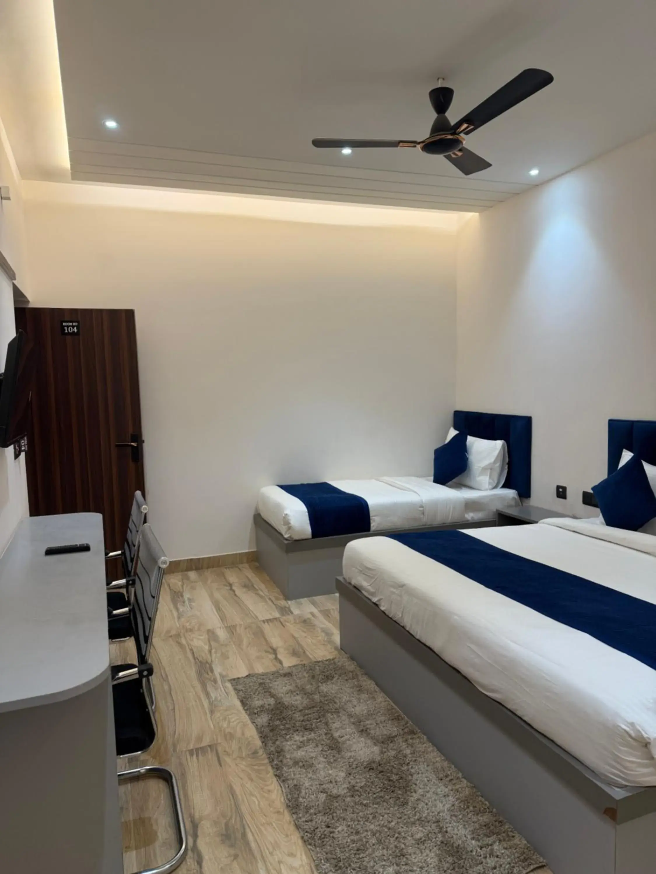 Classic Triple Room in Hotel Taj Way by Jyoti Villa Classic Triple Room in Hotel Taj Way by Jyoti Villa