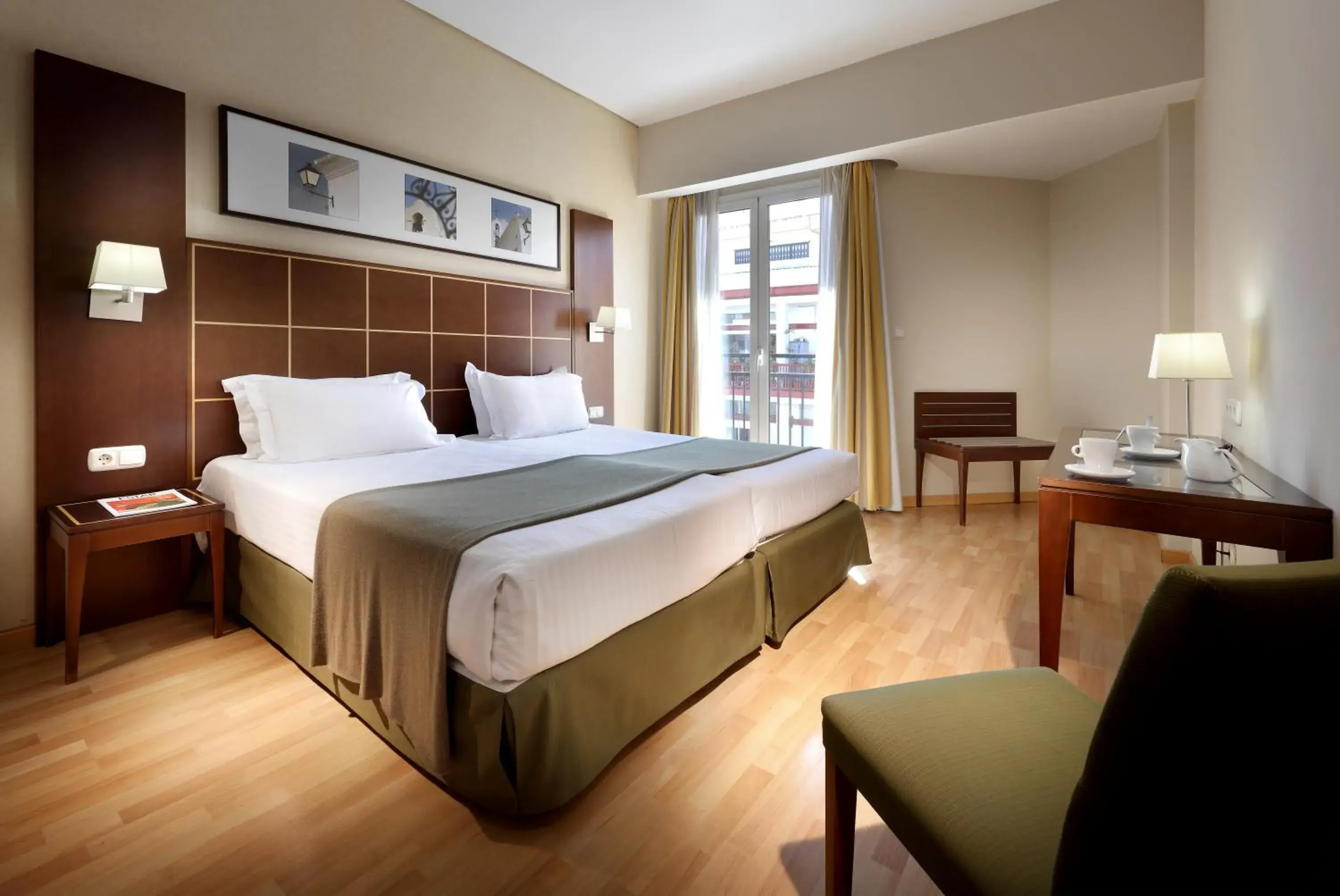 Double Room with Balcony in Exe Tartessos Double Room with Balcony in Exe Tartessos