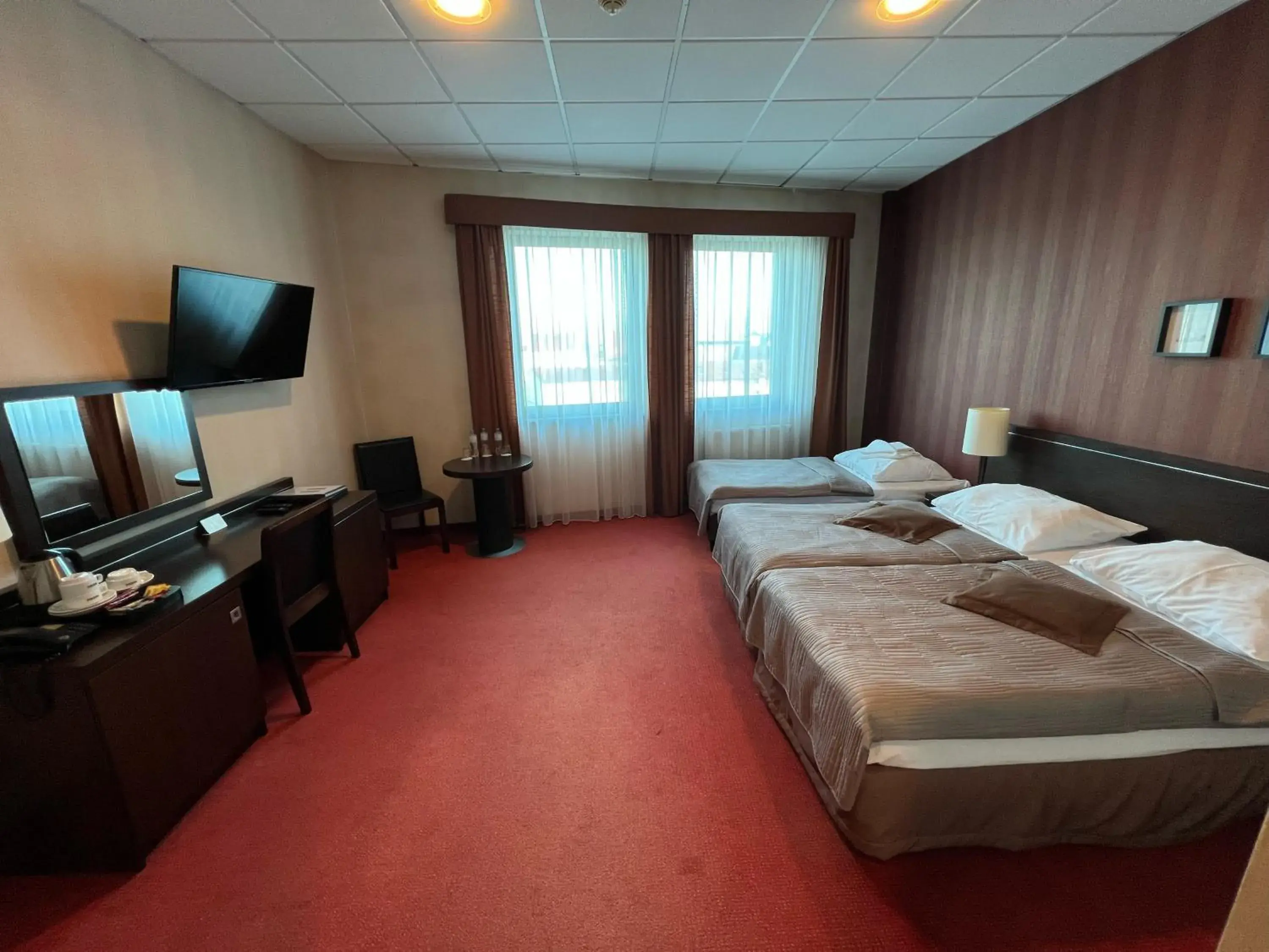 Comfort Triple Room with Shower in Hotel Pik Comfort Triple Room with Shower in Hotel Pik