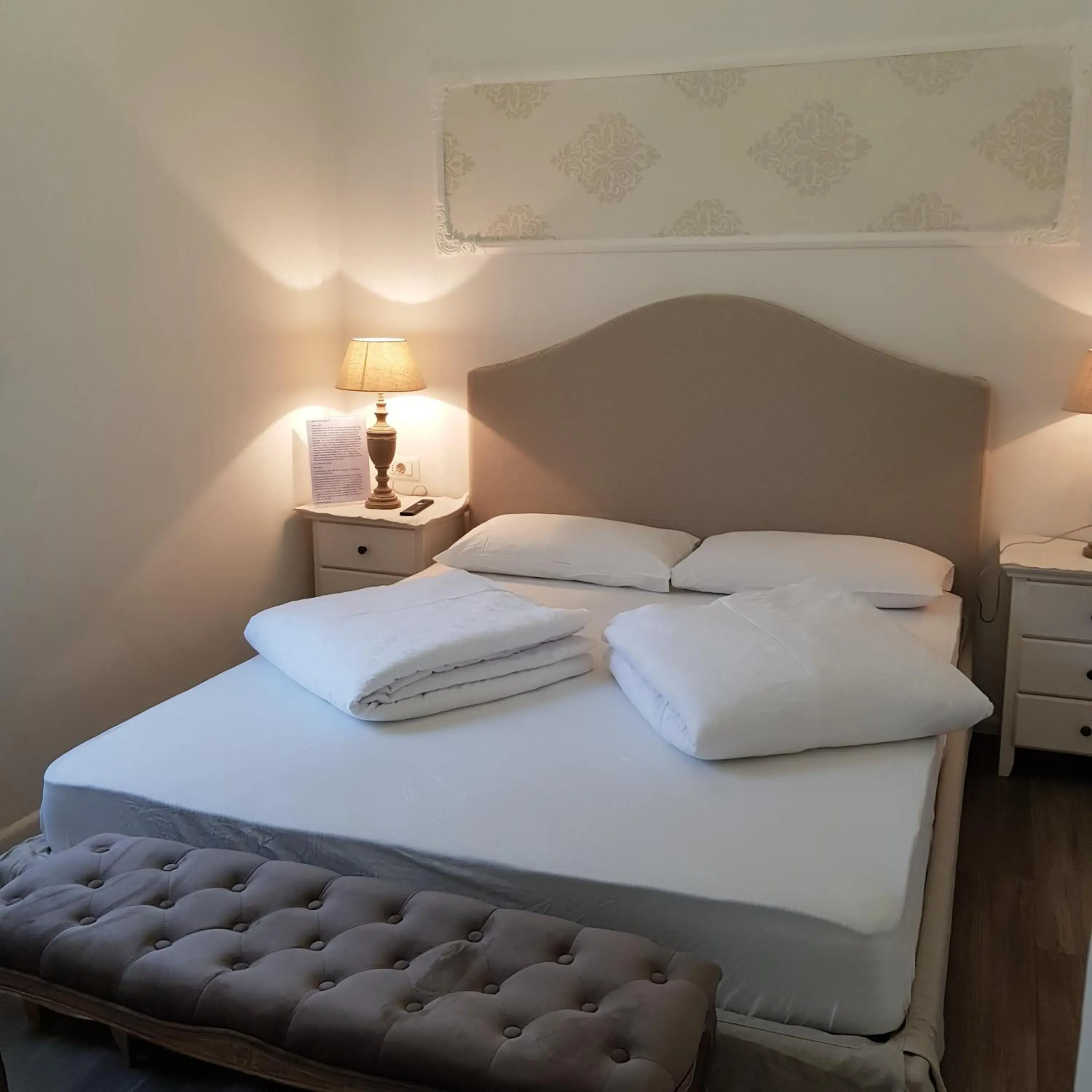 Queen Room in Garni Villa Tyrol - Adults Only Queen Room in Garni Villa Tyrol - Adults Only
