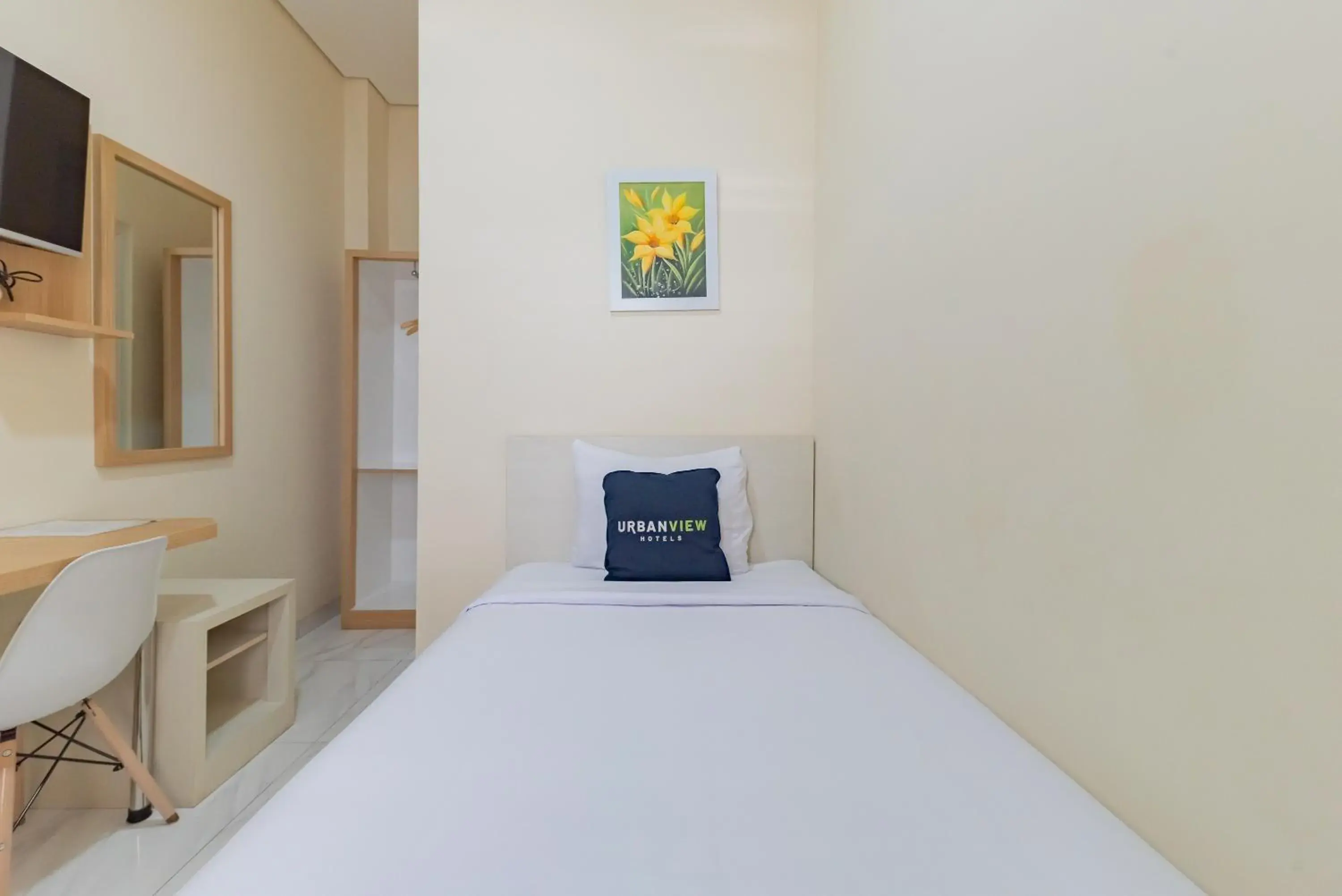 Single Room - single occupancy in Urbanview Syariah Utami Inn Garut by RedDoorz Single Room - single occupancy in Urbanview Syariah Utami Inn Garut by RedDoorz