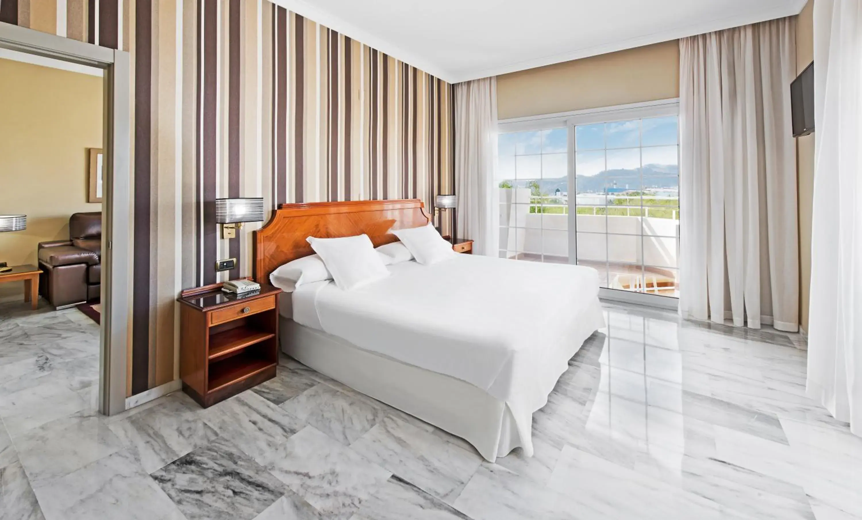 Superior Family Room (2 Adults + 2 Children) in Elba Motril Beach & Business Hotel Superior Family Room (2 Adults + 2 Children) in Elba Motril Beach & Business Hotel