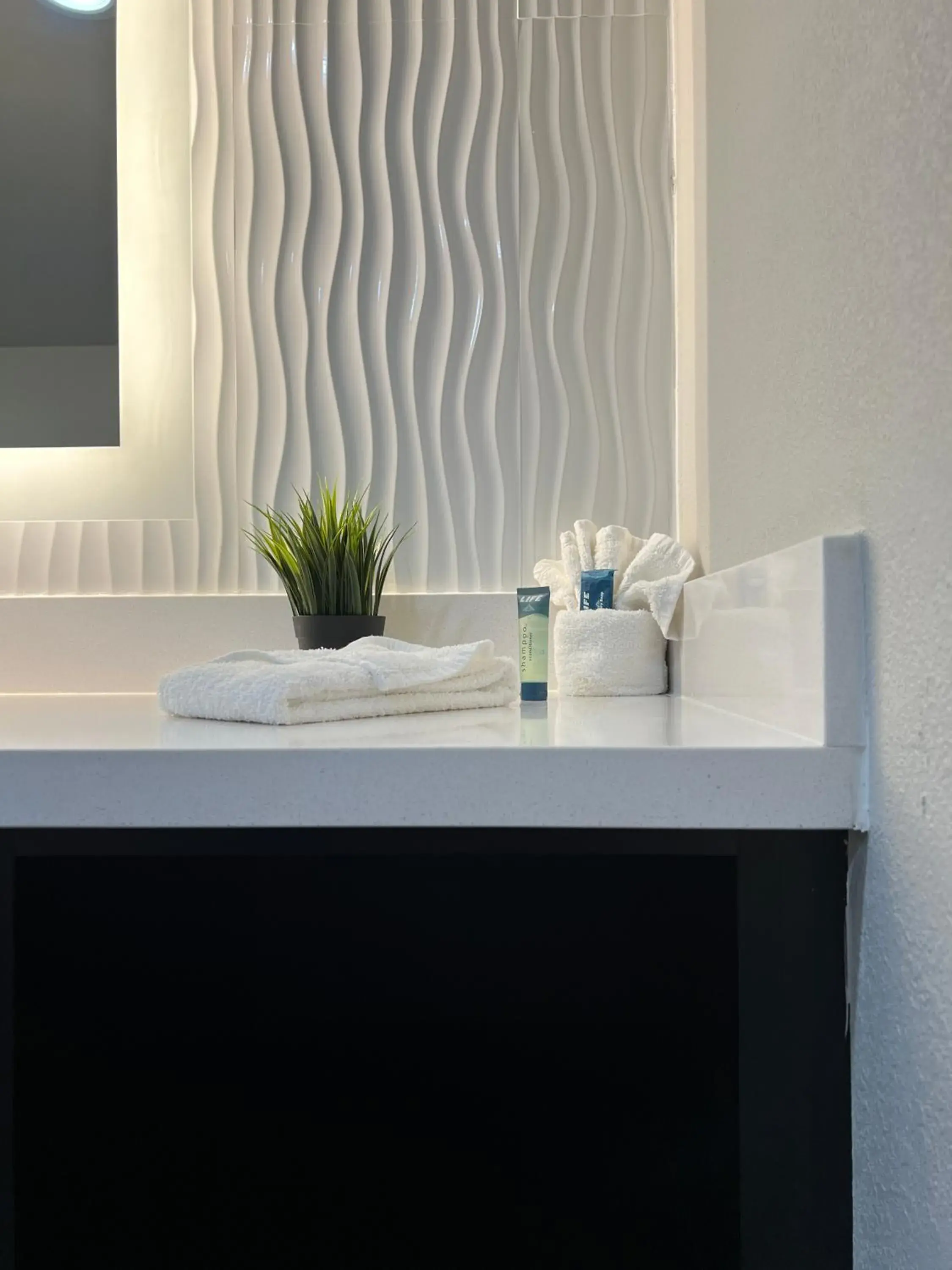 Starlight Deluxe Smoking in Imperial Suites, Adults Only Starlight Deluxe Smoking in Imperial Suites, Adults Only