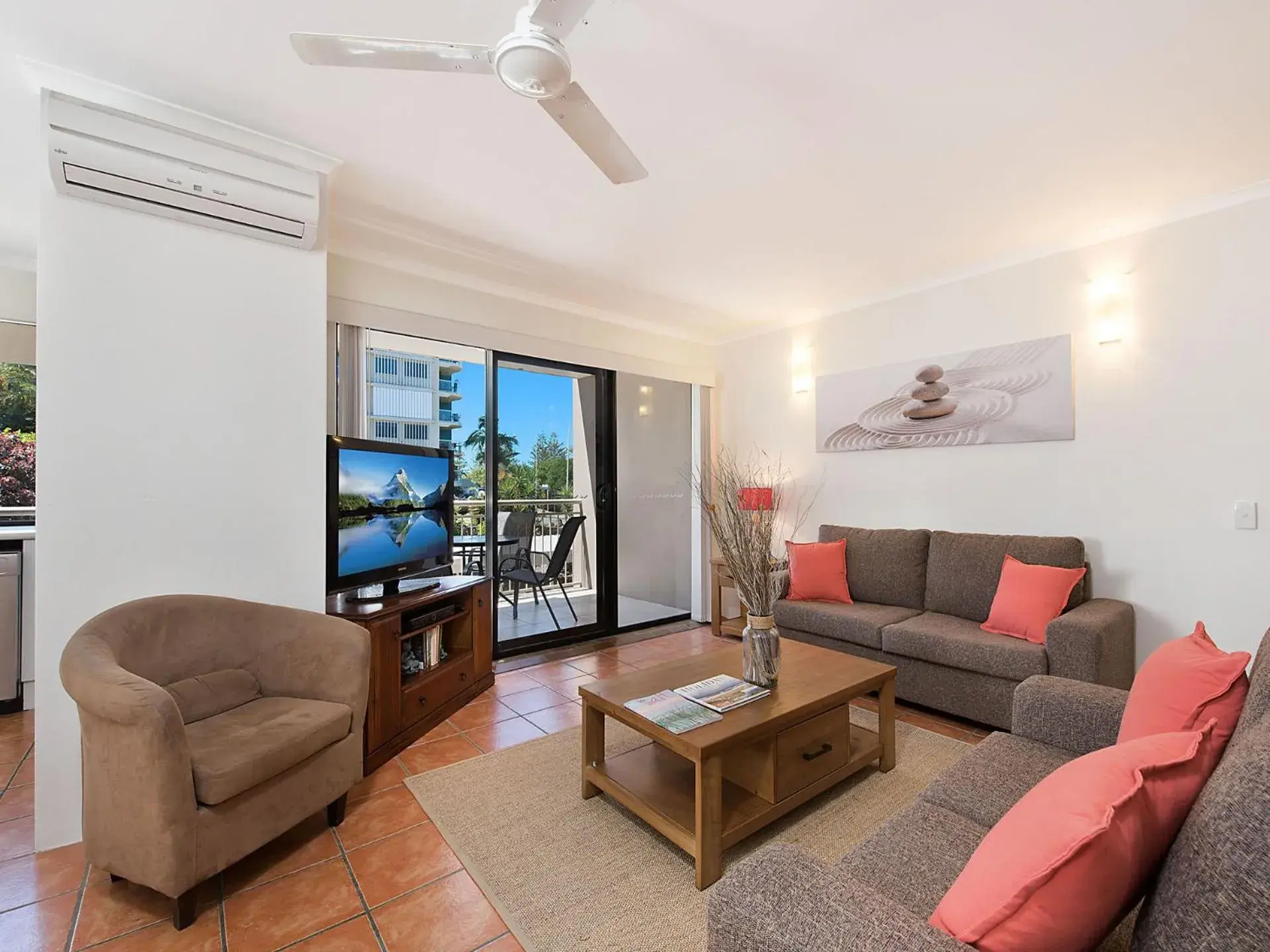 Two-Bedroom Apartment in Joanne Apartments Two-Bedroom Apartment in Joanne Apartments