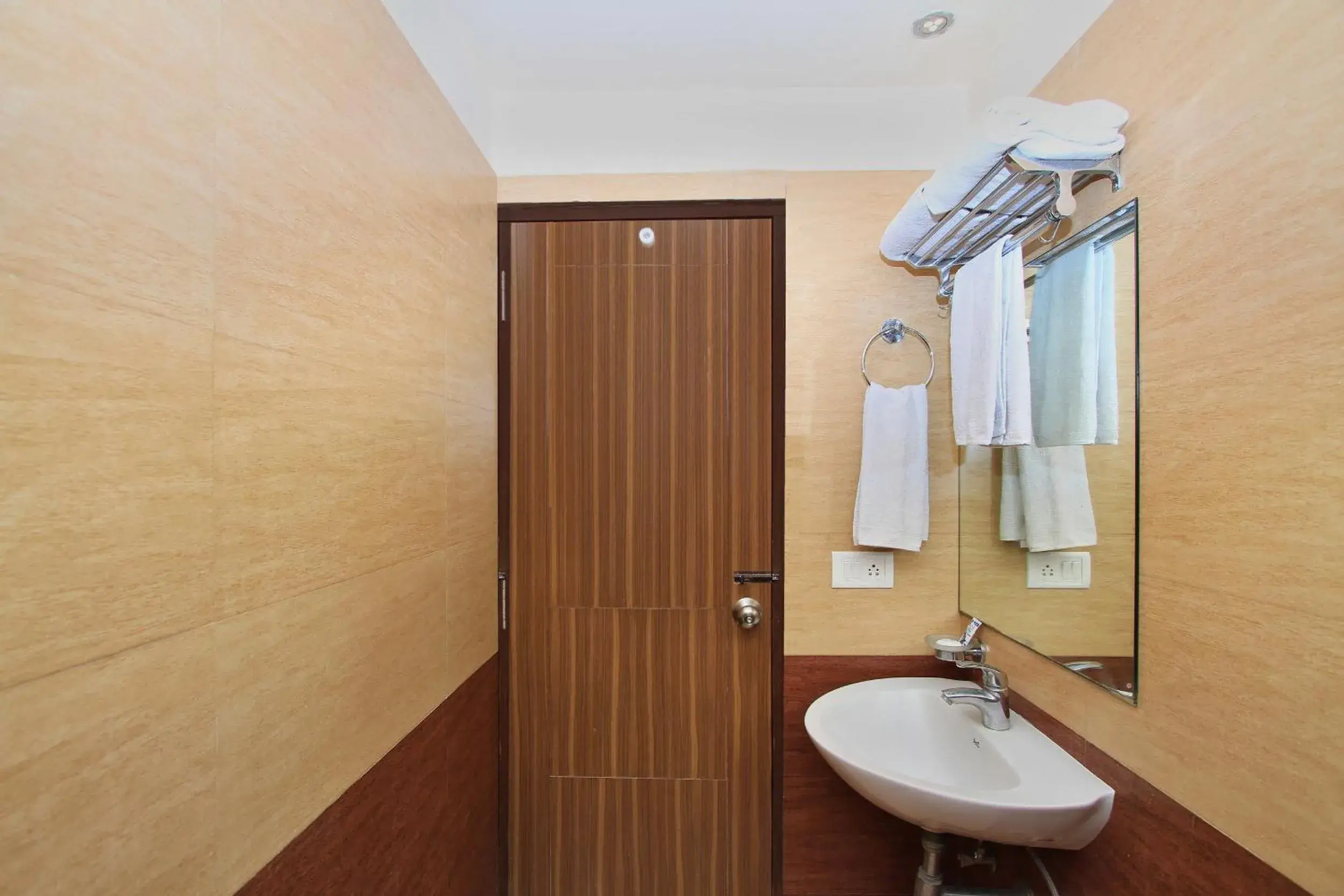 Deluxe Room - single occupancy in La Sara Comforts Deluxe Room - single occupancy in La Sara Comforts