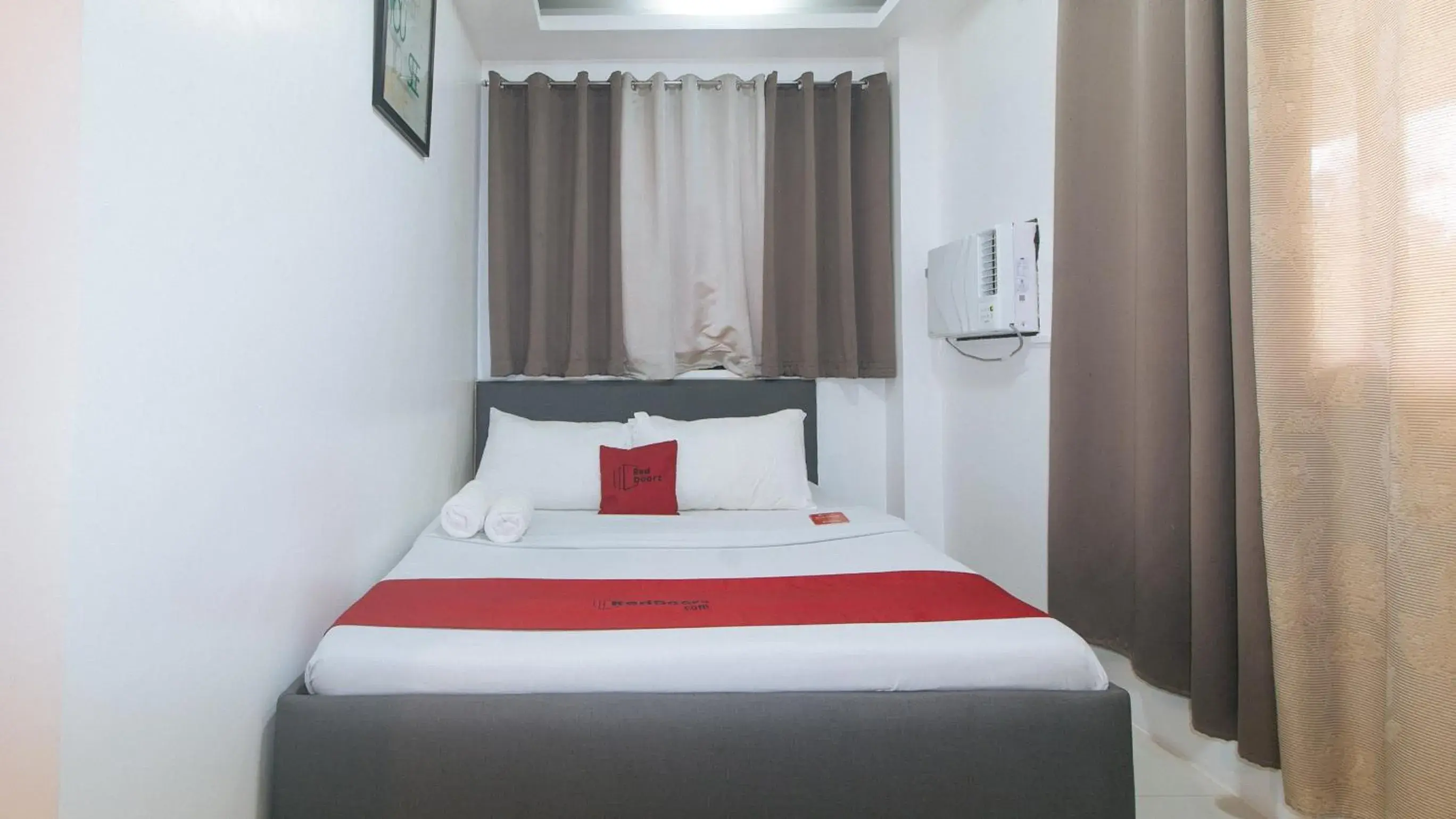 Standard Double Room in RedDoorz @ Marceily Point Resort Guimaras Standard Double Room in RedDoorz @ Marceily Point Resort Guimaras