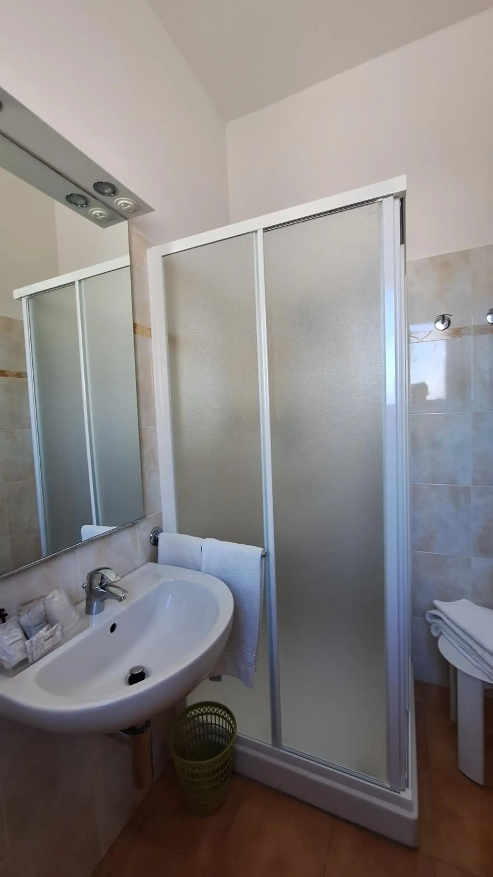 Comfort Triple Room in Hotel Massimo Comfort Triple Room in Hotel Massimo