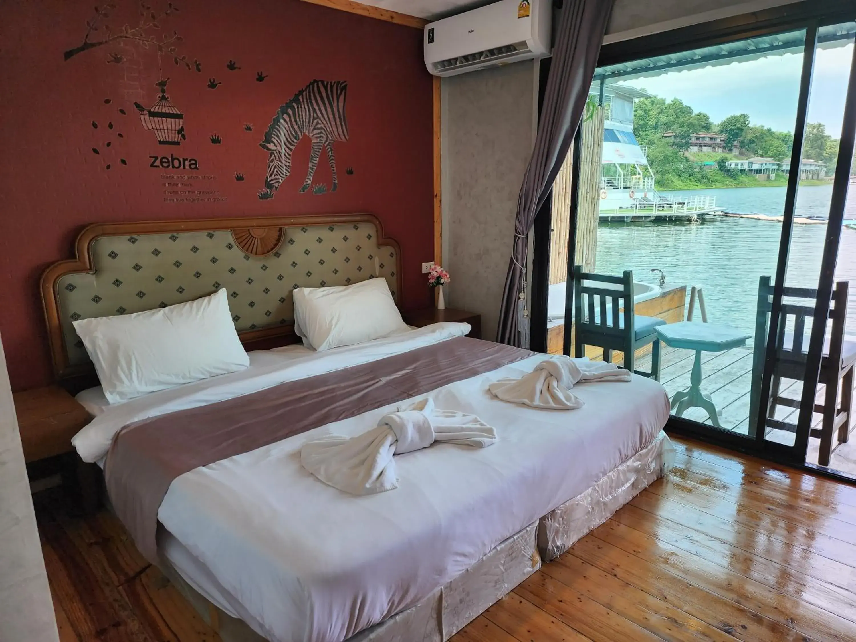 Suite with Lake View in บ้านไร่ วรรณ วาลย์ รีสอร์ท Suite with Lake View in บ้านไร่ วรรณ วาลย์ รีสอร์ท