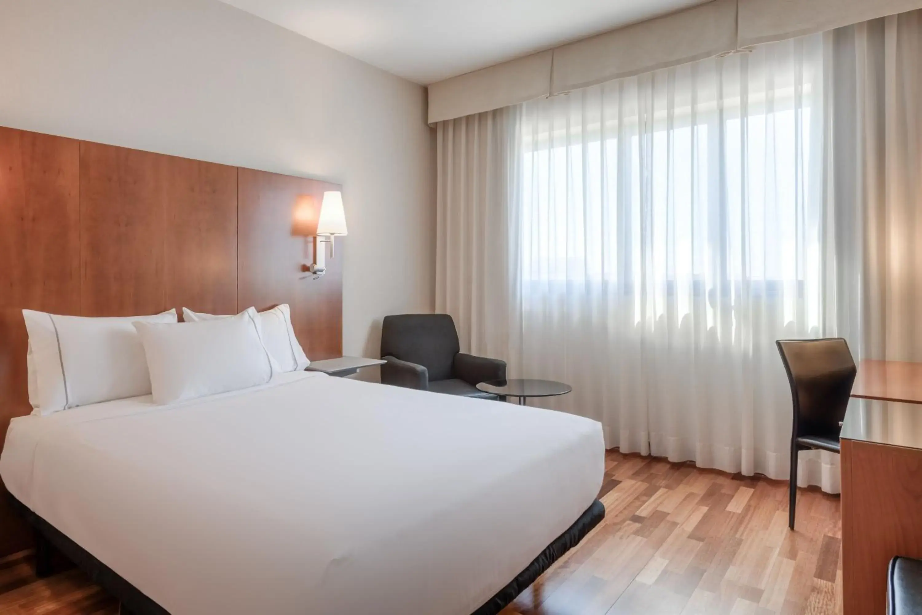Standard Room, Guest room, 1 Queen in AC Hotel Alcalá de Henares by Marriott Standard Room, Guest room, 1 Queen in AC Hotel Alcalá de Henares by Marriott