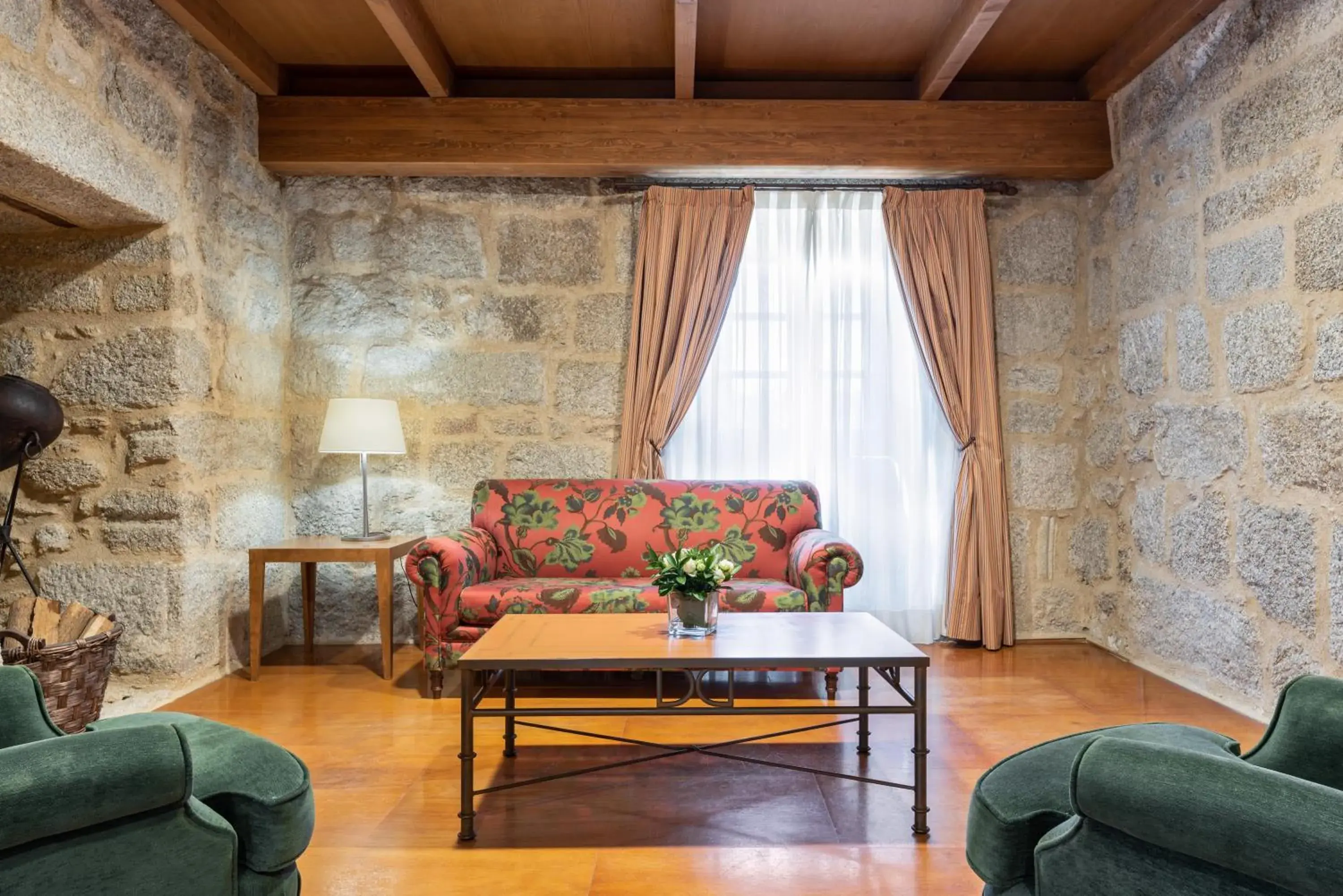 Junior Suite in Eurostars Monumento Monasterio de San Clodio Hotel Junior Suite in Eurostars Monumento Monasterio de San Clodio Hotel