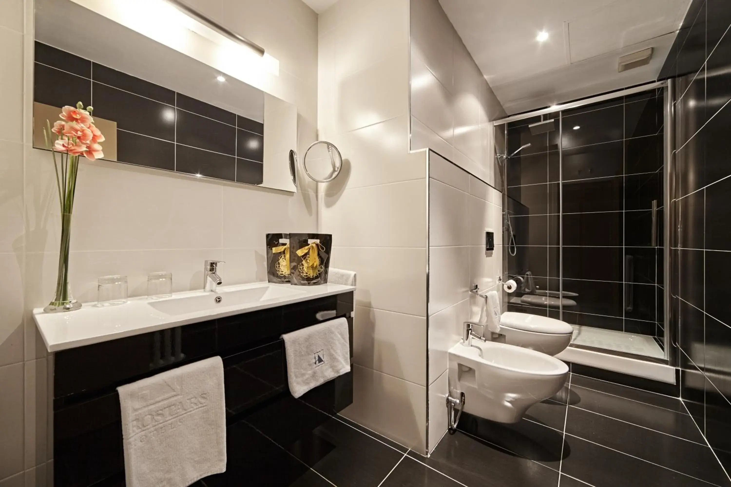 Double Room in Eurostars Monumento Monasterio de San Clodio Hotel Double Room in Eurostars Monumento Monasterio de San Clodio Hotel