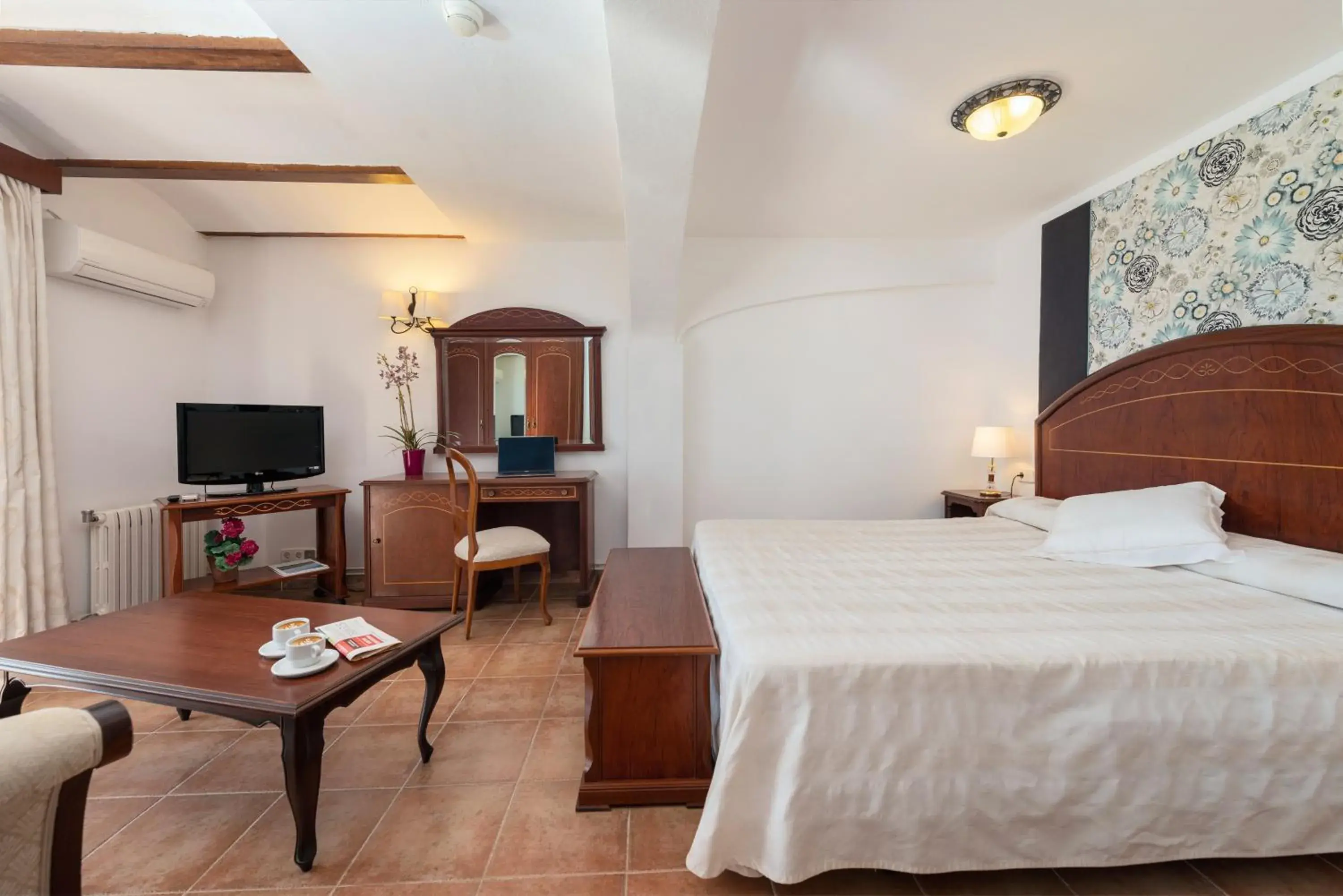 Economy Room with Free Spa Access - single occupancy in Monnaber Nou Finca Hotel & Spa Economy Room with Free Spa Access - single occupancy in Monnaber Nou Finca Hotel & Spa