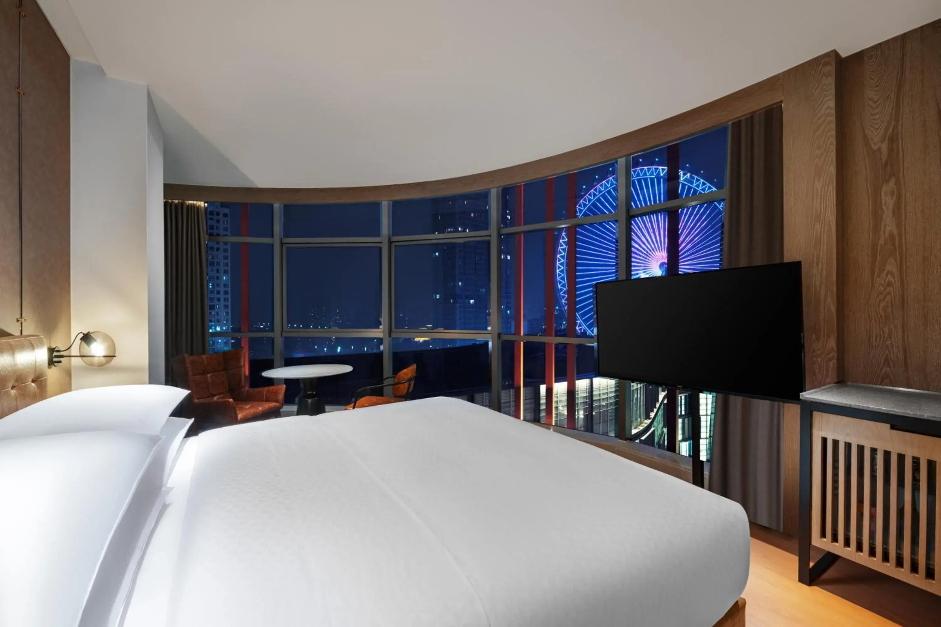 Modern King Room with City View in Four Points by Sheraton Chongqing, Yongchuan Modern King Room with City View in Four Points by Sheraton Chongqing, Yongchuan