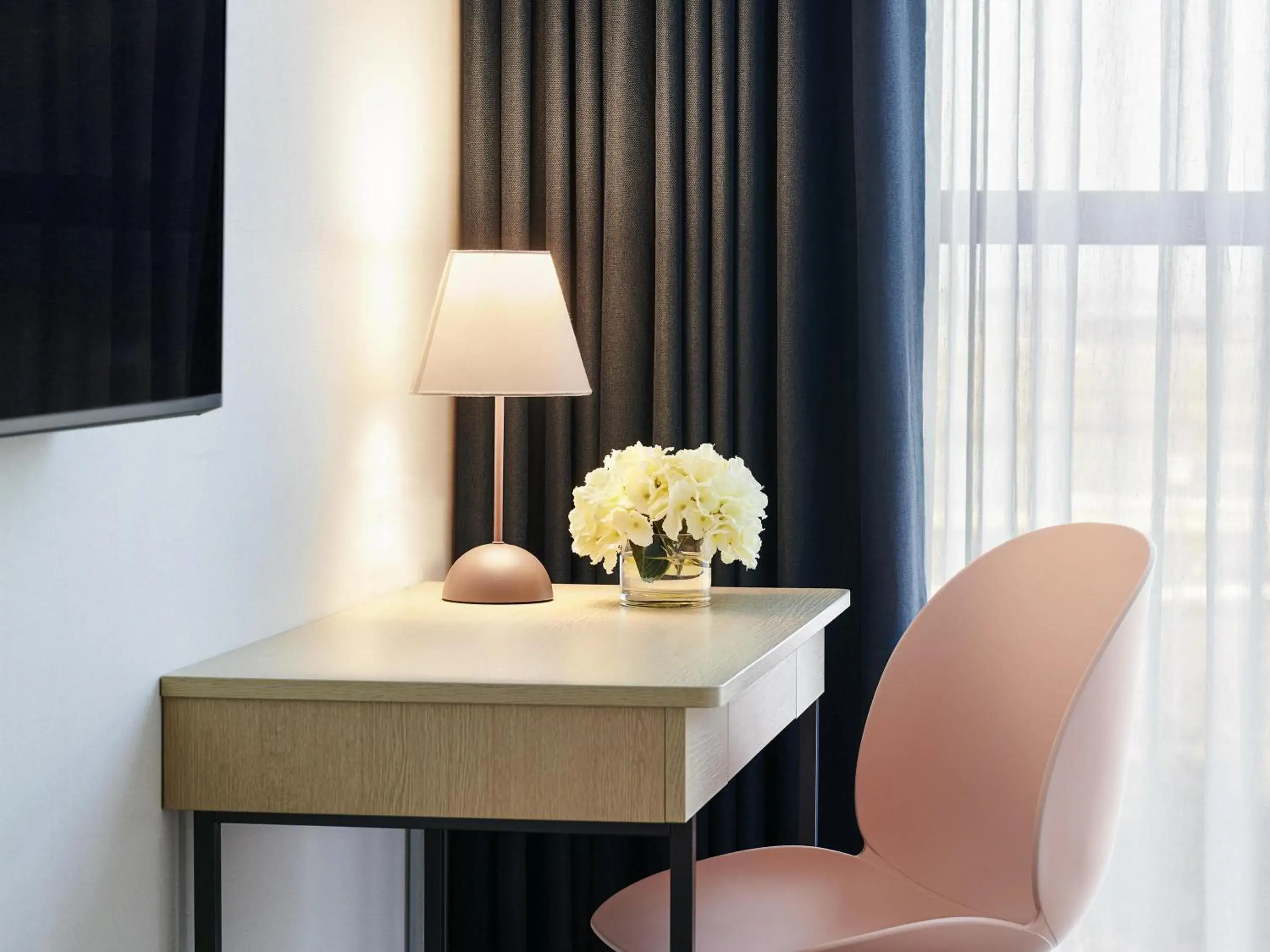 Deluxe Suite Room with One Double Bed and Two Single Beds in ibis Styles Ambassador Incheon Airport T2 Deluxe Suite Room with One Double Bed and Two Single Beds in ibis Styles Ambassador Incheon Airport T2