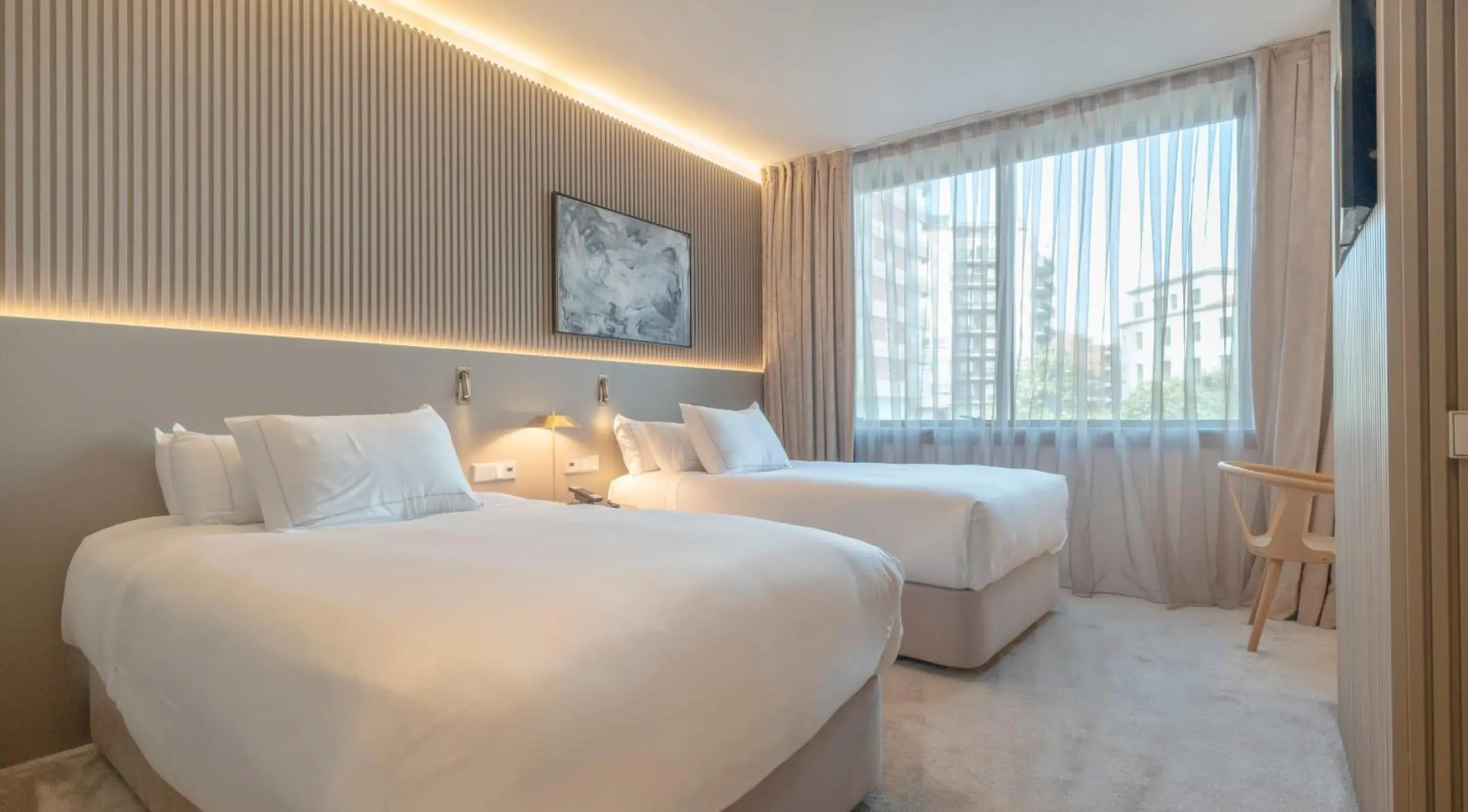 Deluxe Twin Room in Carlemany Girona Deluxe Twin Room in Carlemany Girona