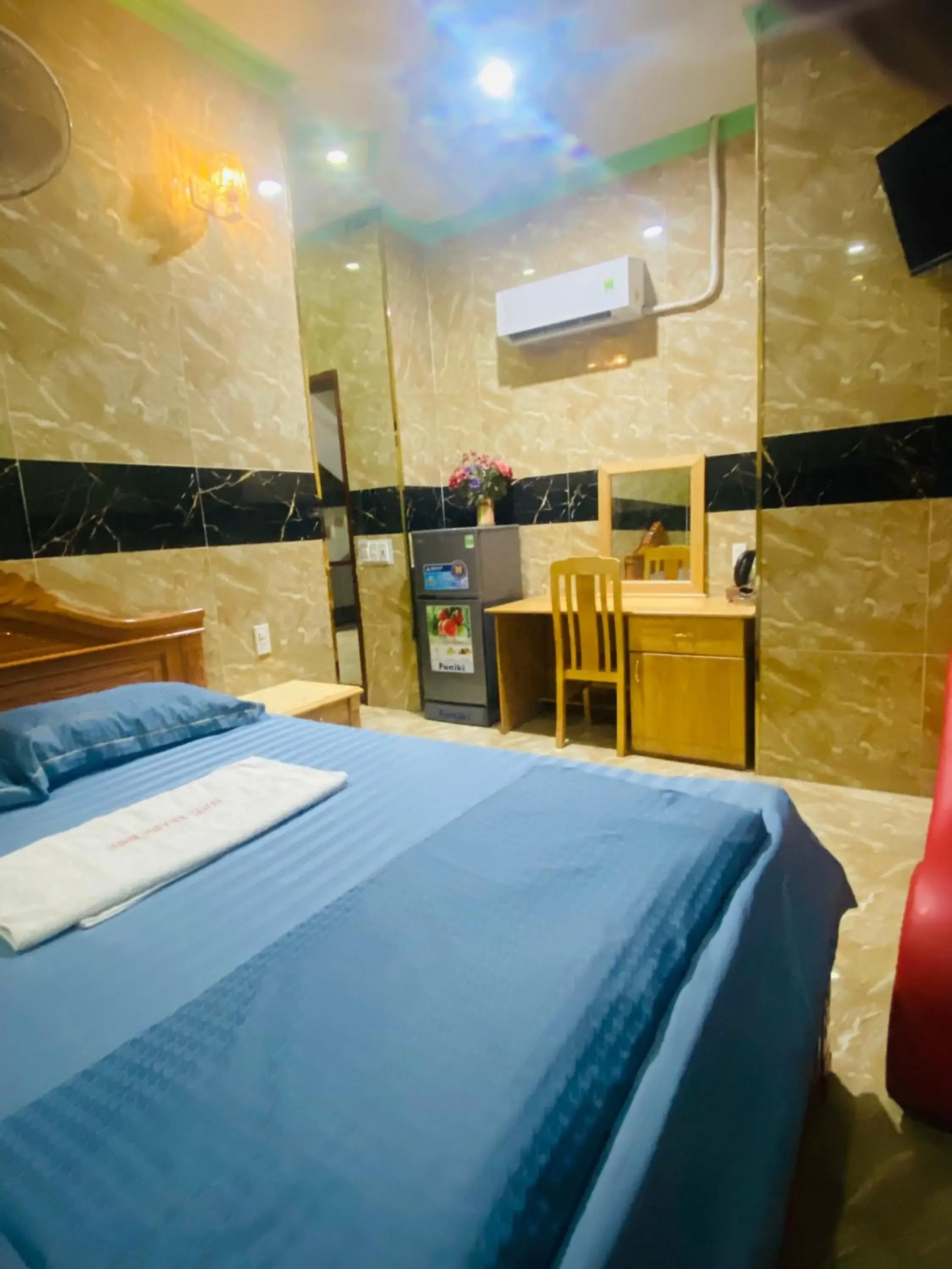 Superior Double Room in Khách Sạn Khánh Bình - Bình Dương Superior Double Room in Khách Sạn Khánh Bình - Bình Dương