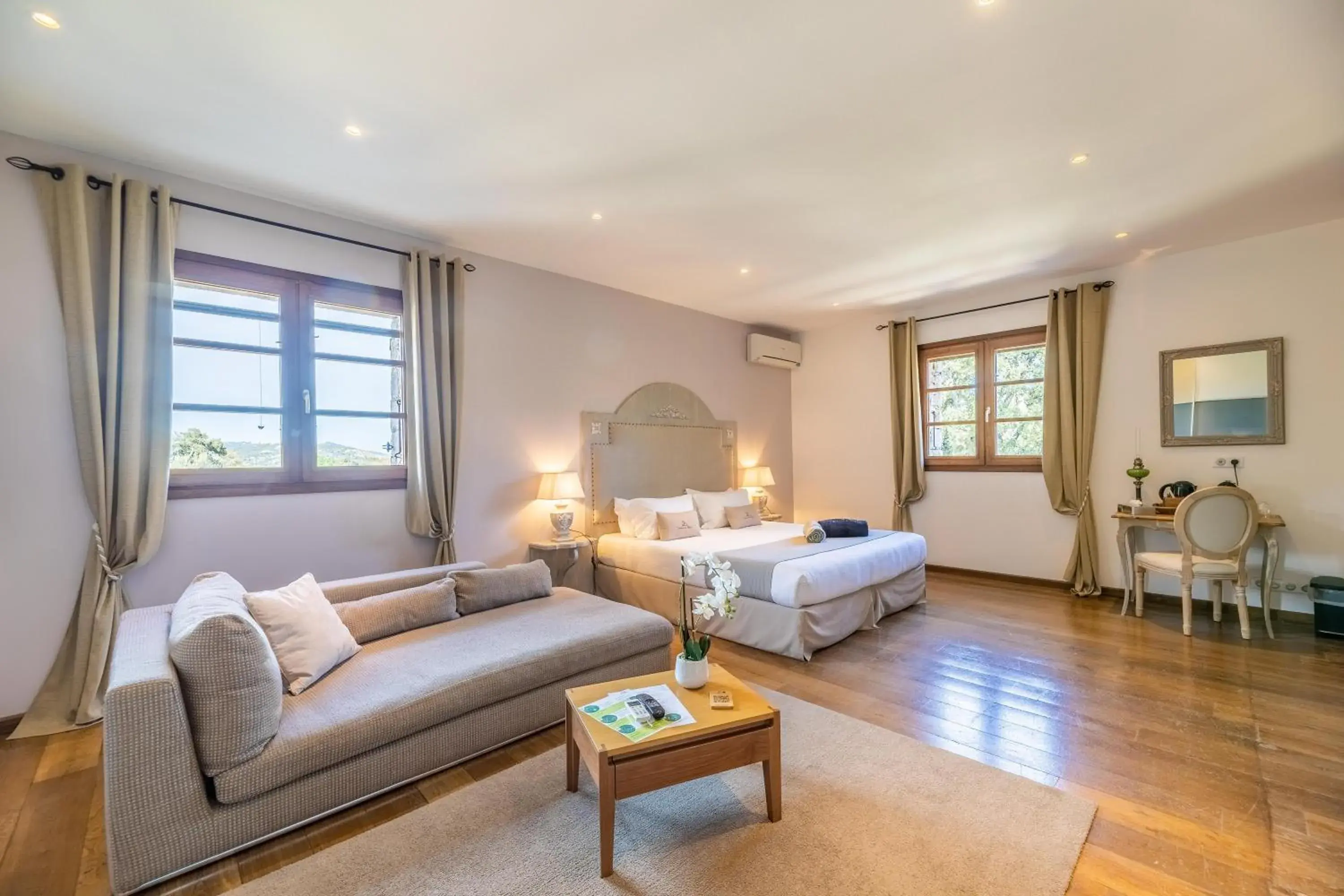 Superior Double Room in Domaine du Reginu Superior Double Room in Domaine du Reginu