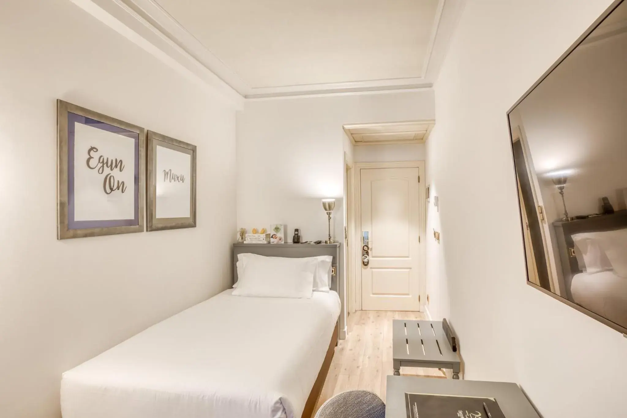 Habitacion Basica Individual - single occupancy in Sercotel Arenal Bilbao Habitacion Basica Individual - single occupancy in Sercotel Arenal Bilbao