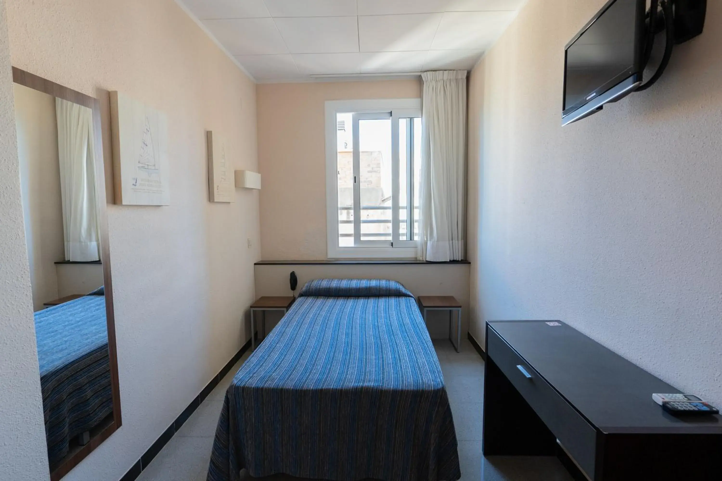 Classic Double Room for Single Use in Espanya - 30º hotels Classic Double Room for Single Use in Espanya - 30º hotels