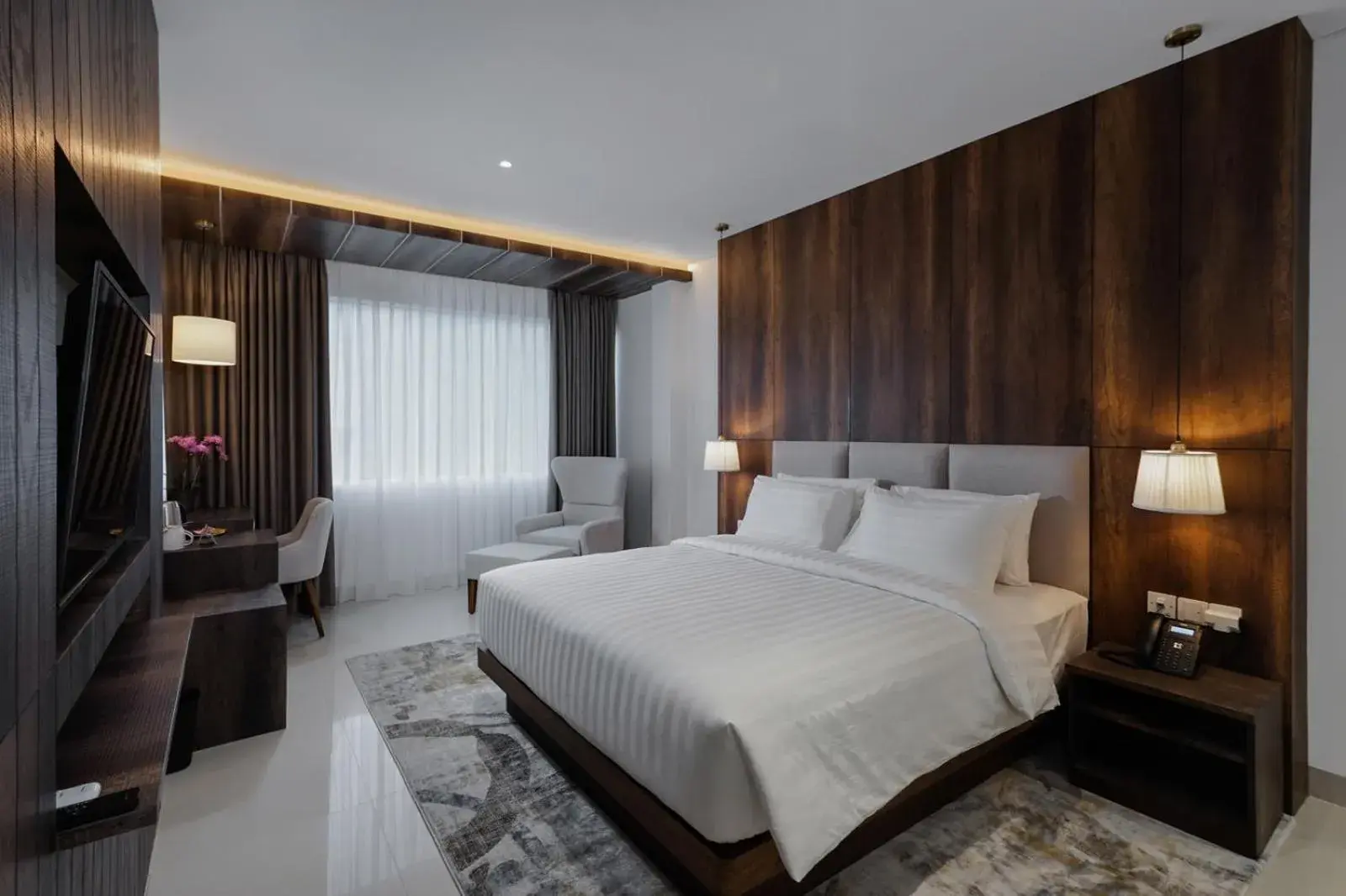 Deluxe Queen Room in Forest Hills Hotel Deluxe Queen Room in Forest Hills Hotel