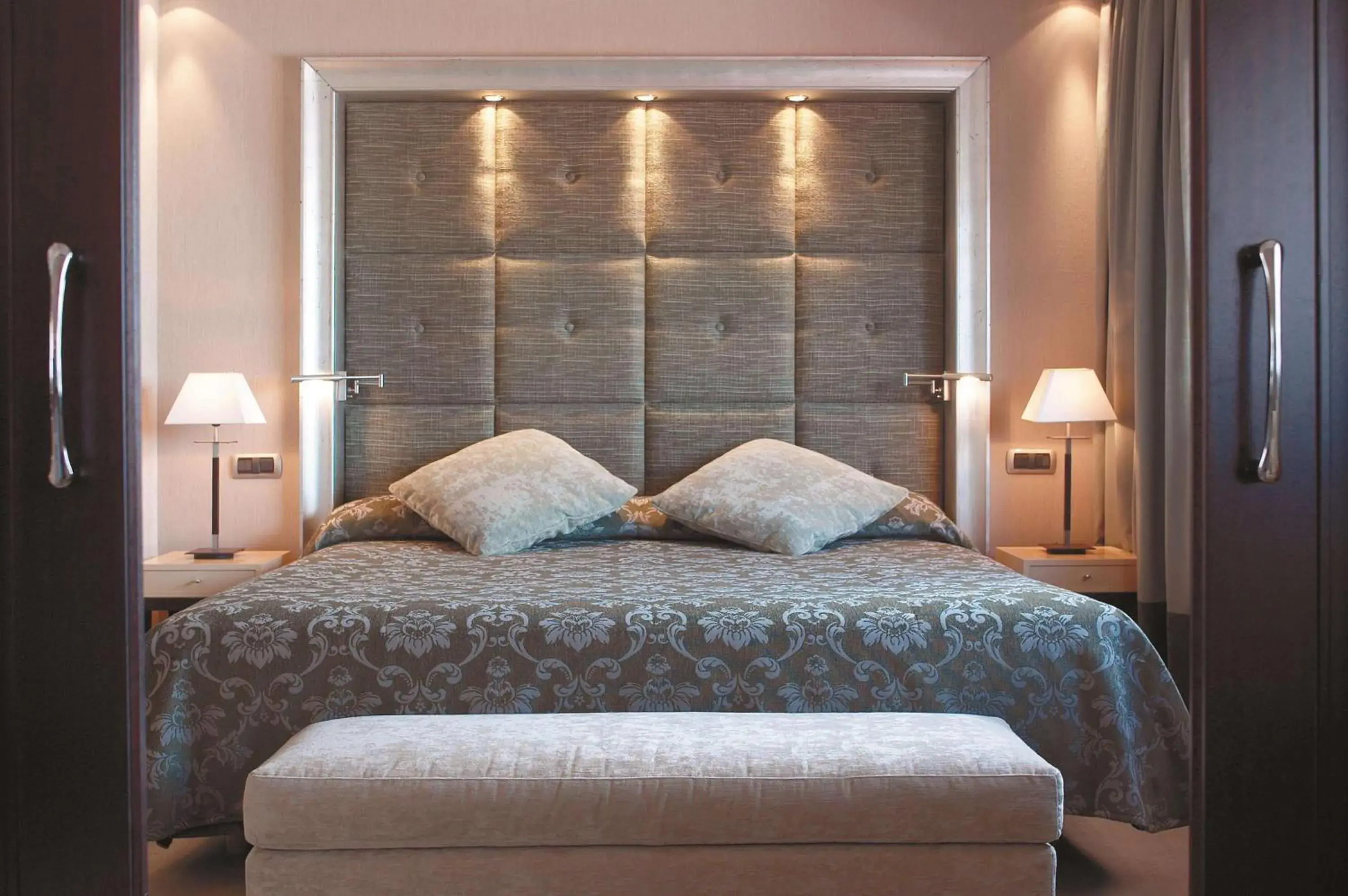 Suite with City View in NH Collection A Coruña Finisterre Suite with City View in NH Collection A Coruña Finisterre