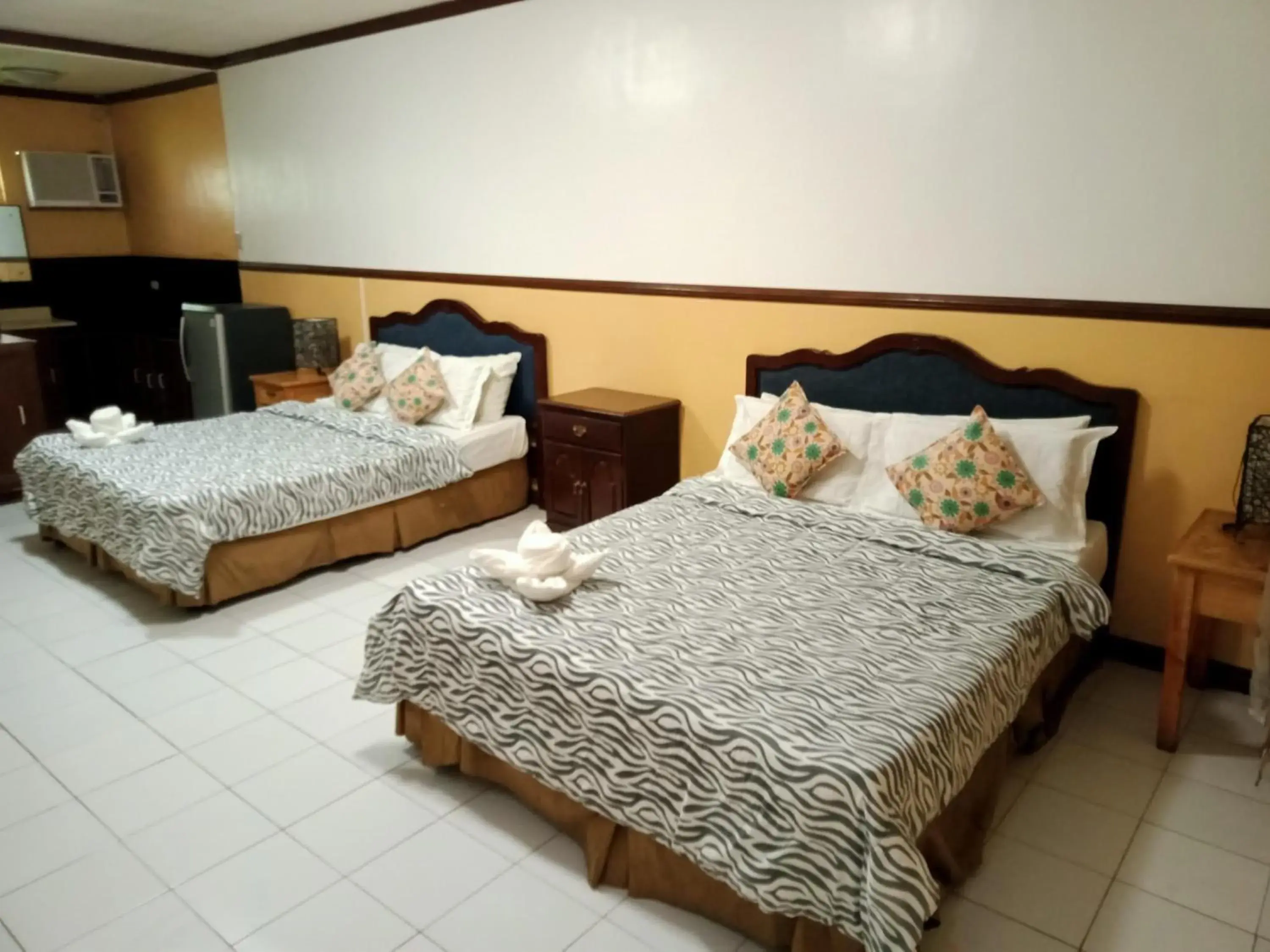 Family Room in La Vista Pansol Resort Complex by RedDoorz Family Room in La Vista Pansol Resort Complex by RedDoorz