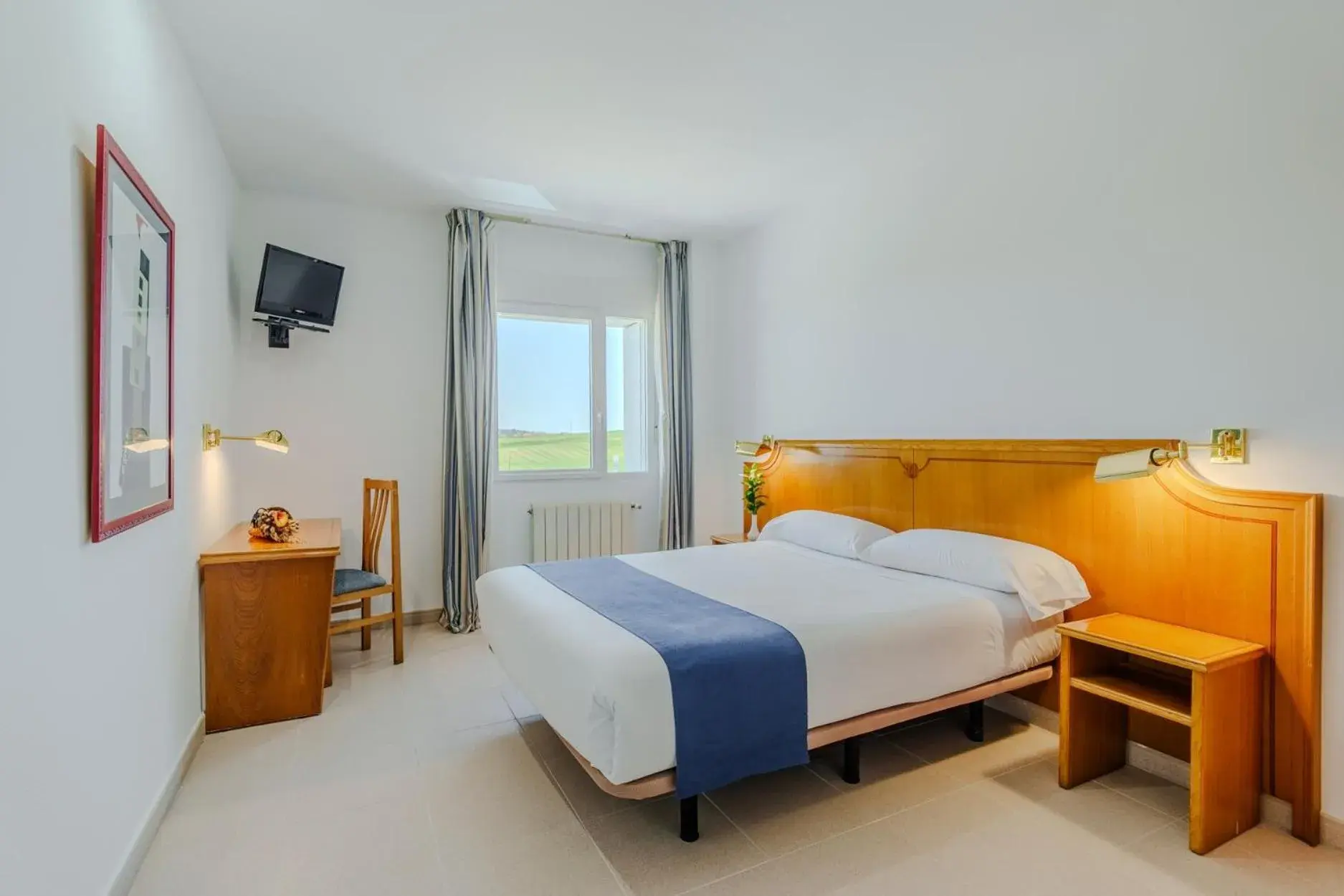 Double Room with Double bed in Hotel Rey Arturo Burgos Double Room with Double bed in Hotel Rey Arturo Burgos