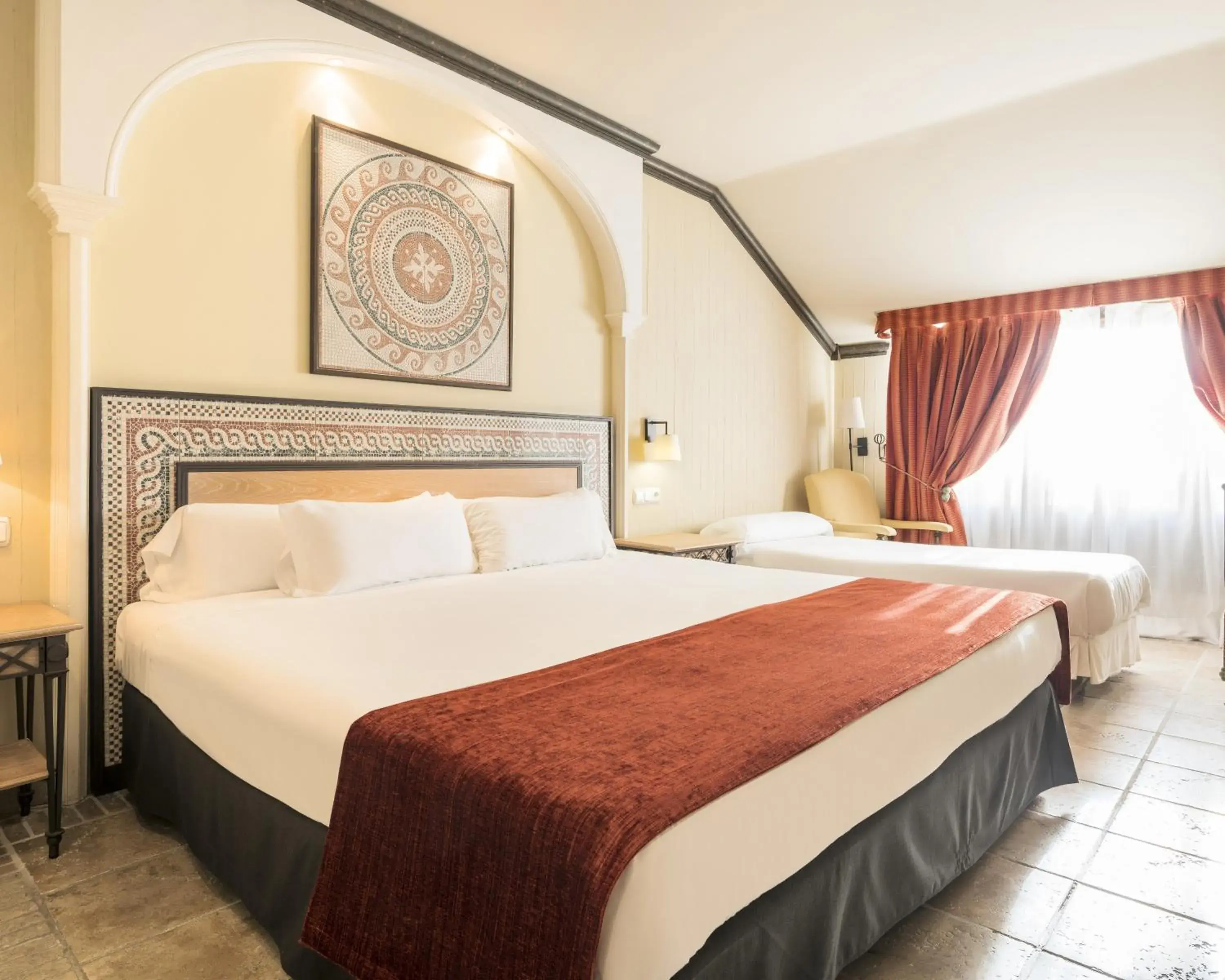 Triple Room (3 Adults) in Hotel Ilunion Mérida Palace Triple Room (3 Adults) in Hotel Ilunion Mérida Palace