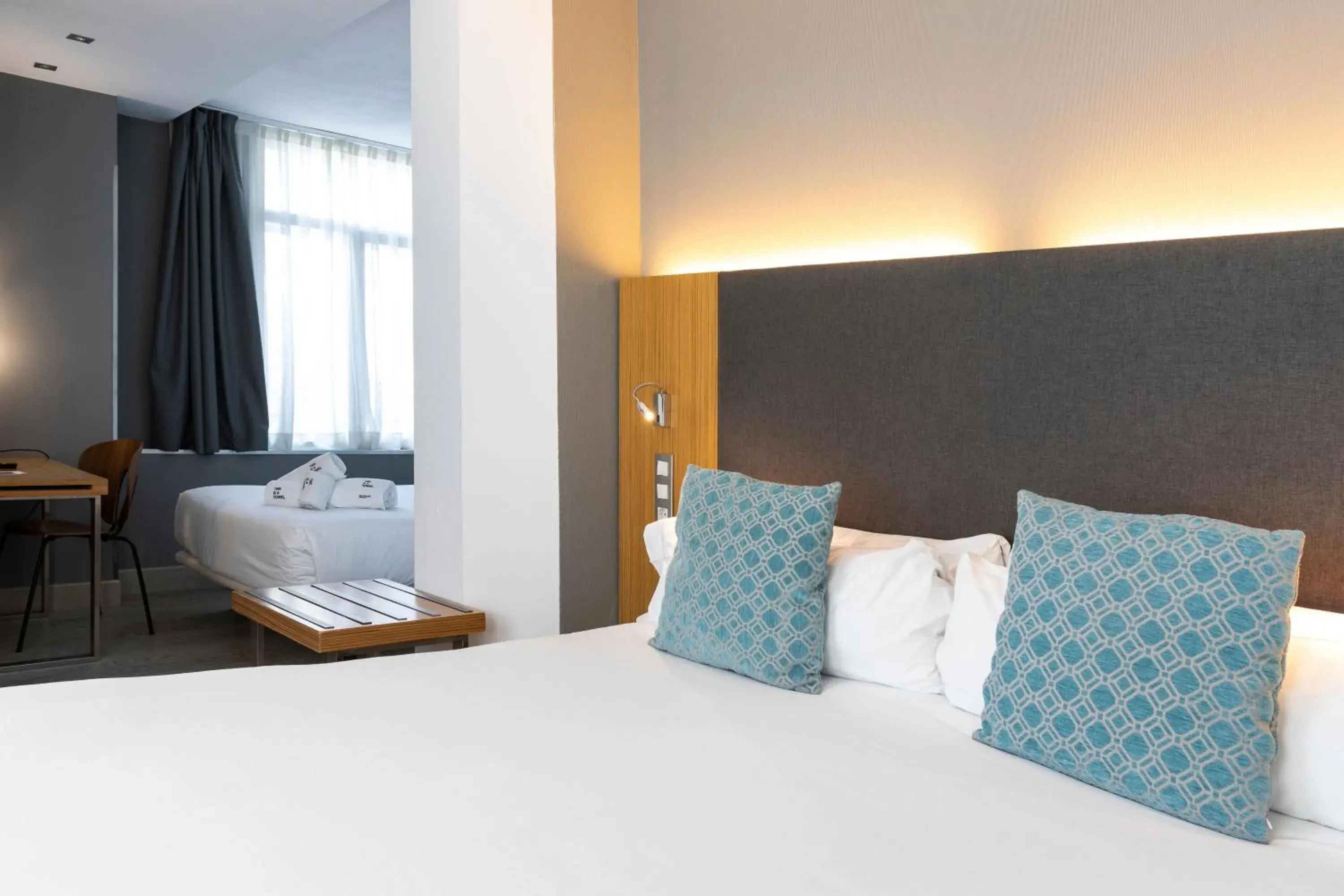 Sextuple Room (6 Adults) in Petit Palace Alcalá Sextuple Room (6 Adults) in Petit Palace Alcalá