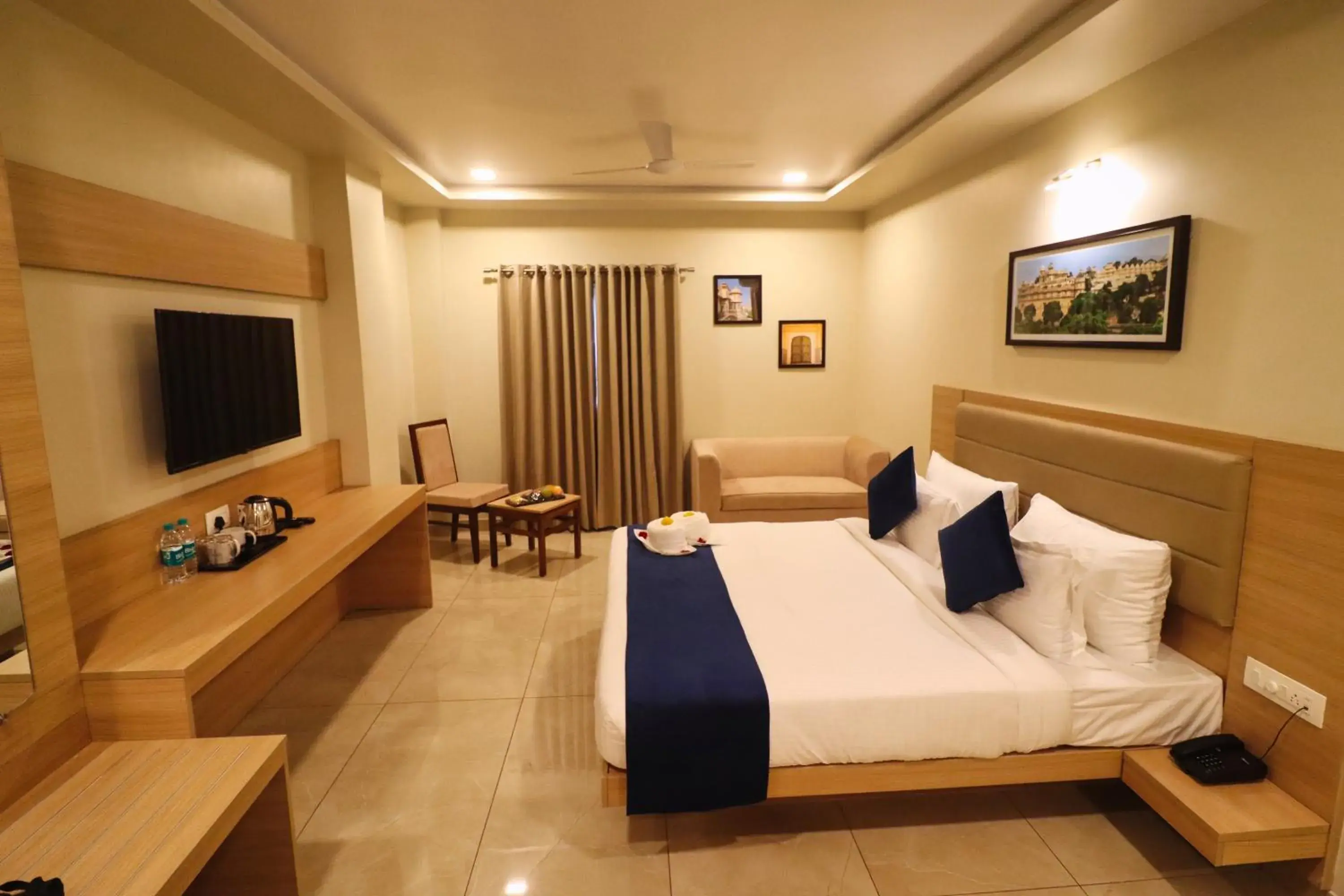 King Room in Clarks Inn Express Udaipur King Room in Clarks Inn Express Udaipur