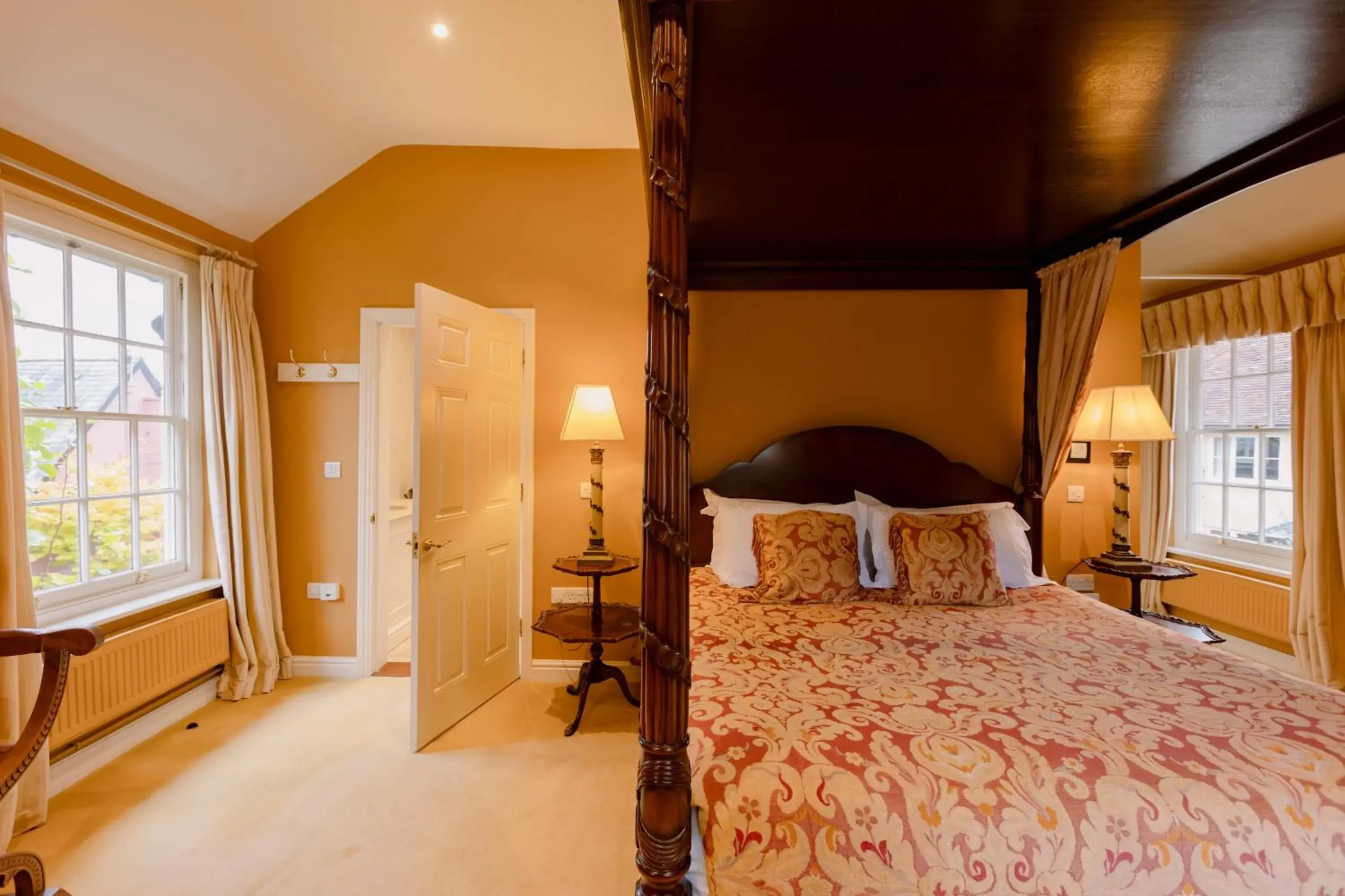 Superior King Room in The Crown, Bildeston Superior King Room in The Crown, Bildeston