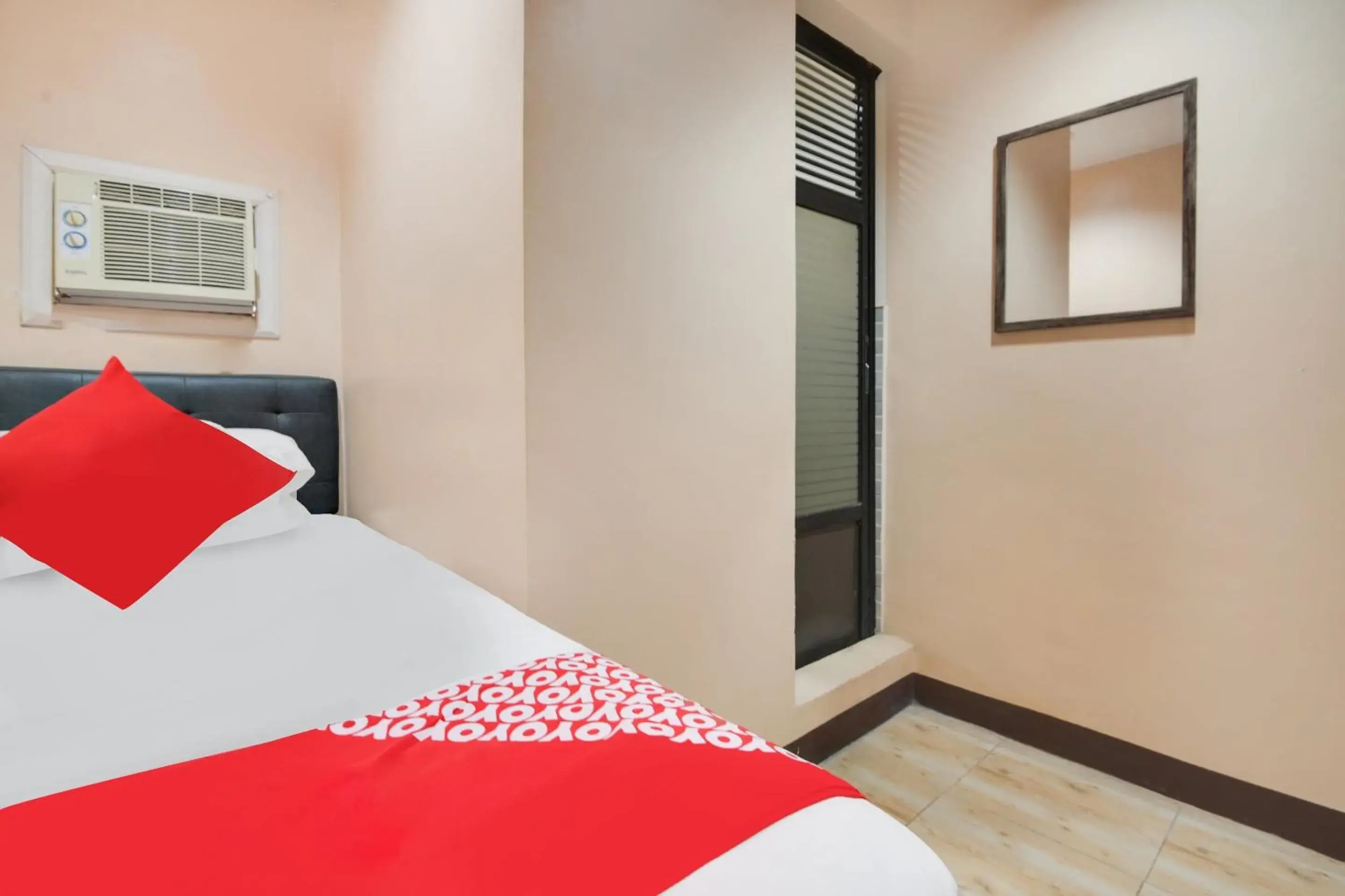 Standard Single Room in OYO 912 Fb Suites Standard Single Room in OYO 912 Fb Suites