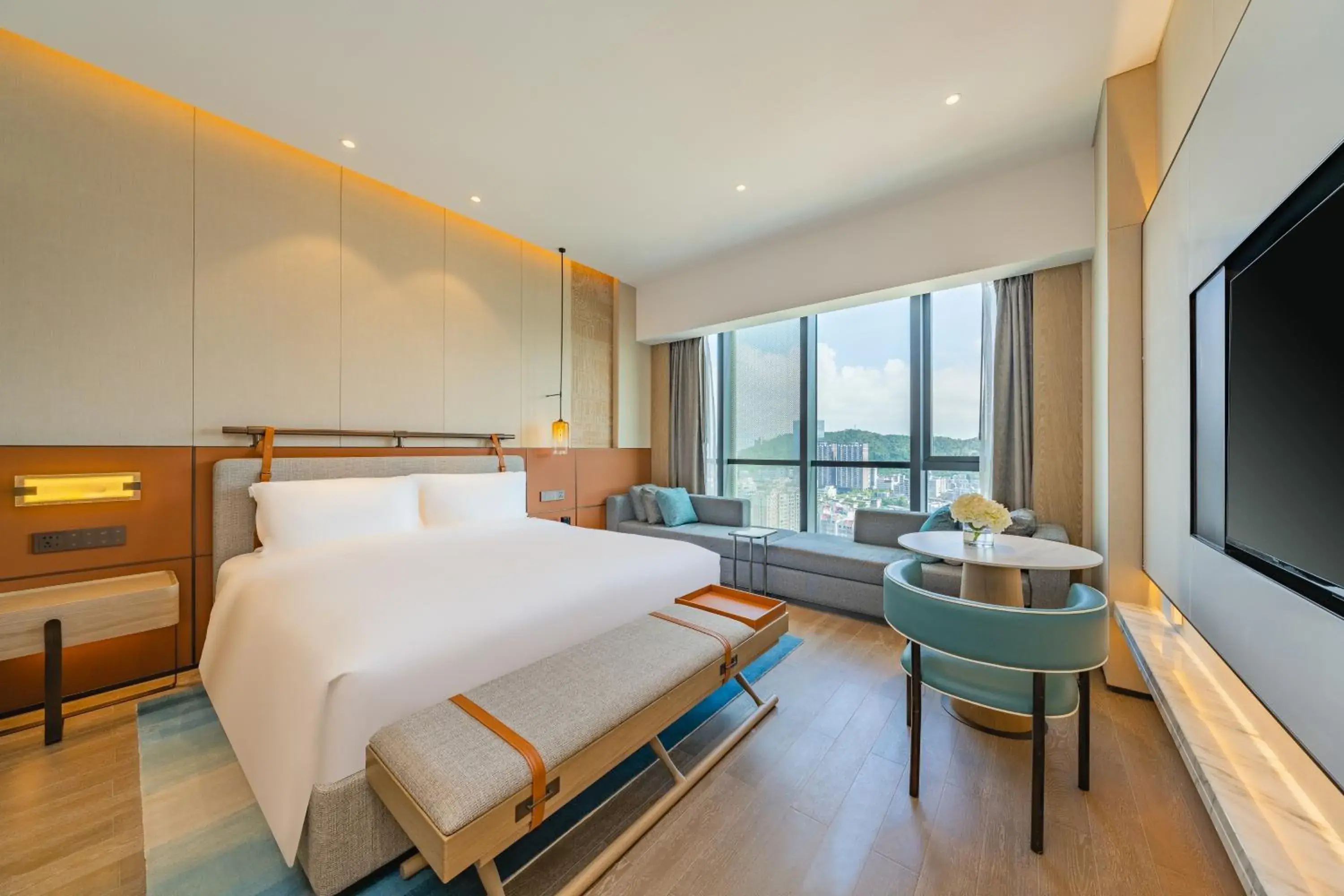 Premium King Room in Holiday Inn Zhuhai City Center by IHG Premium King Room in Holiday Inn Zhuhai City Center by IHG