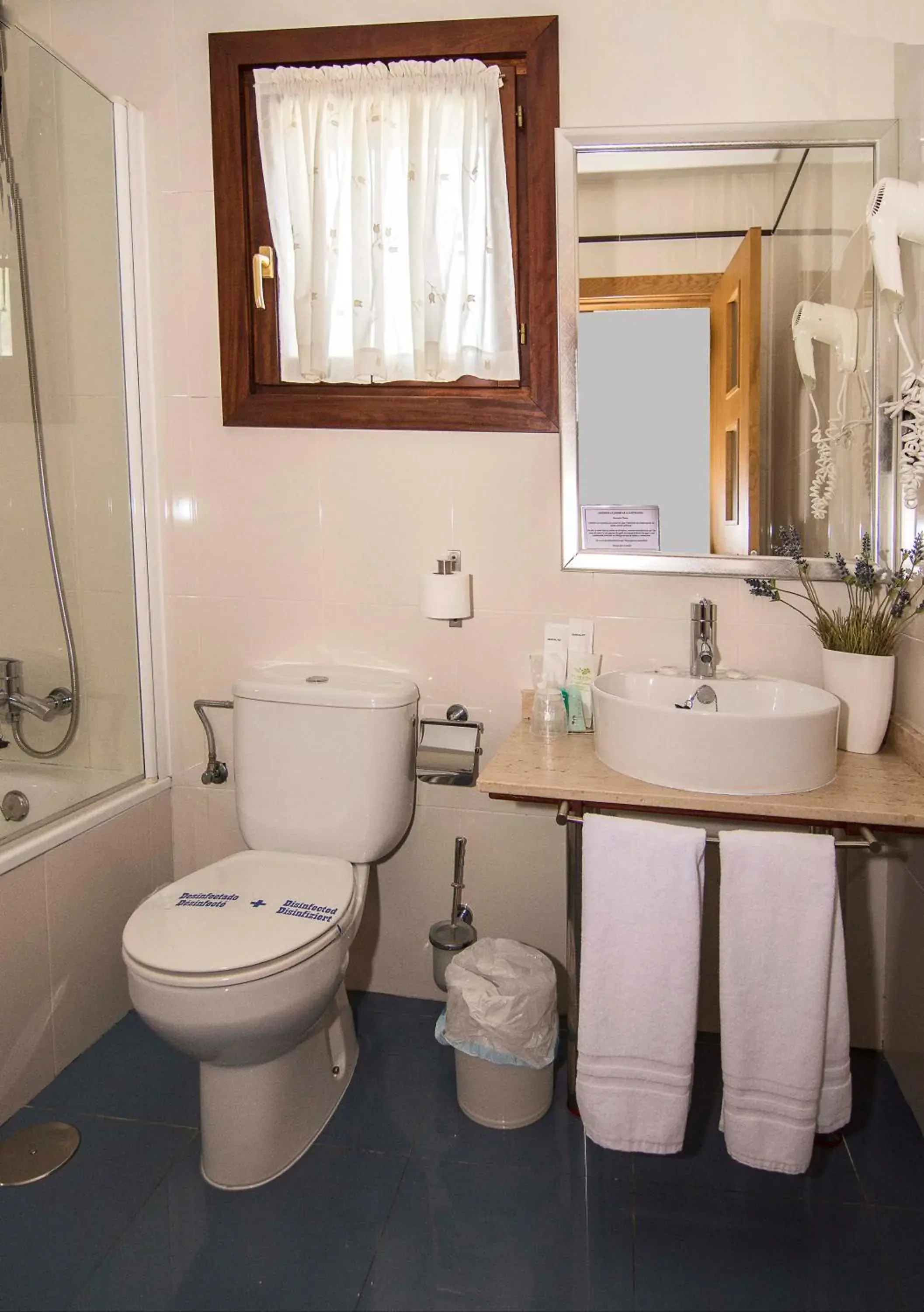 Junior Suite in Hotel Puerta Del Oriente Junior Suite in Hotel Puerta Del Oriente