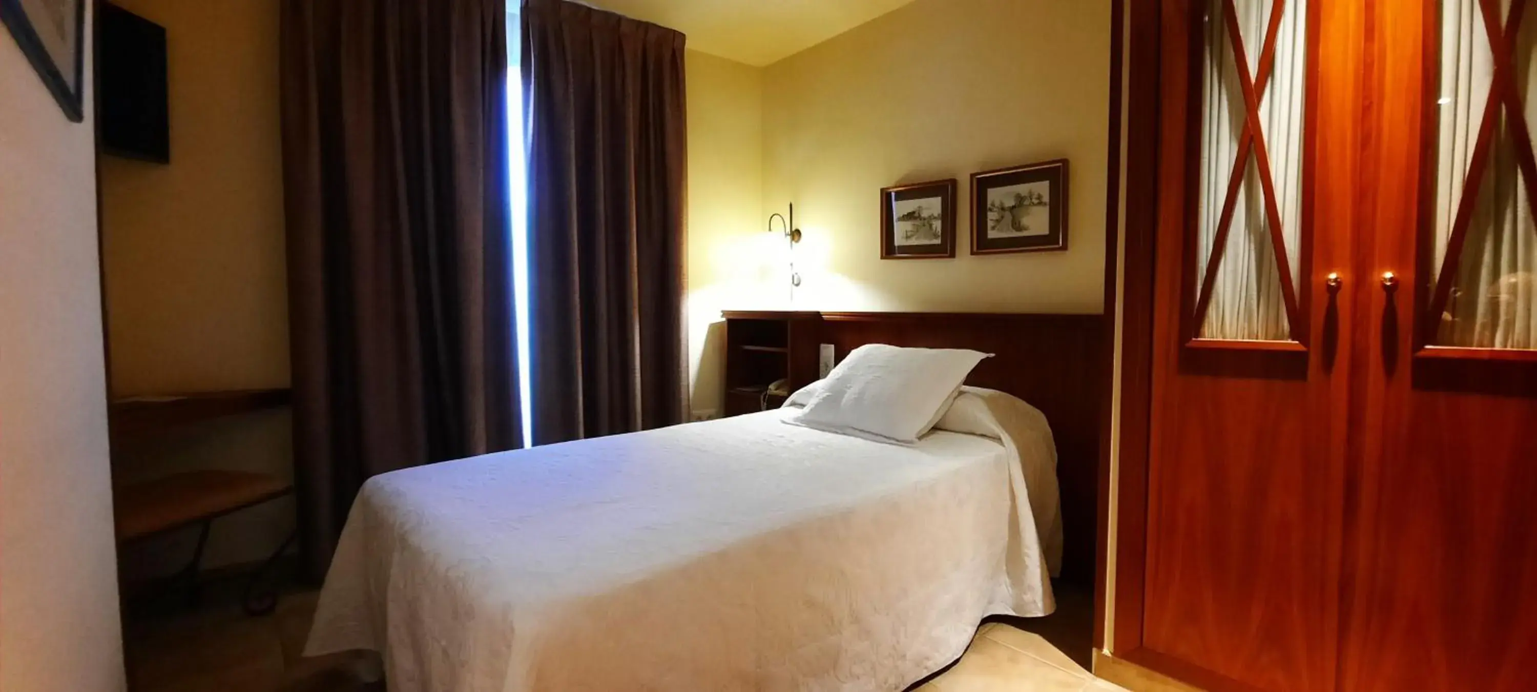 Single Room in Sant Jordi Single Room in Sant Jordi