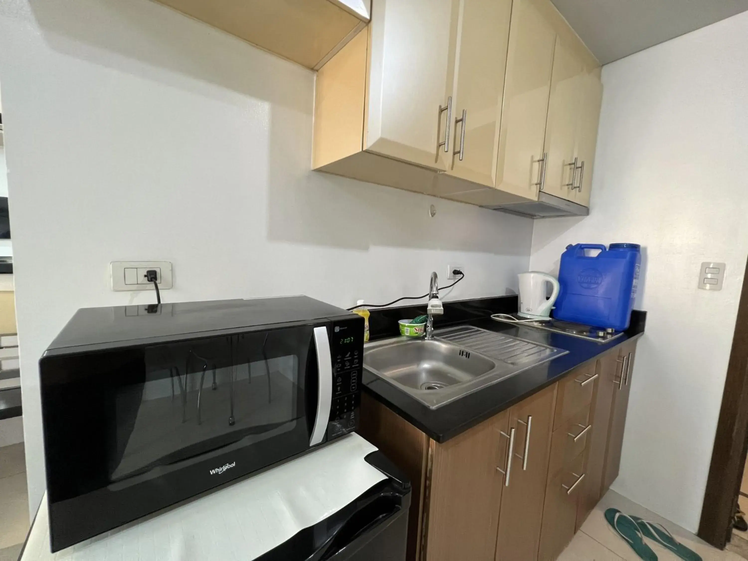 Apartment in Del's Condotel across NAIA Terminal 3 Apartment in Del's Condotel across NAIA Terminal 3