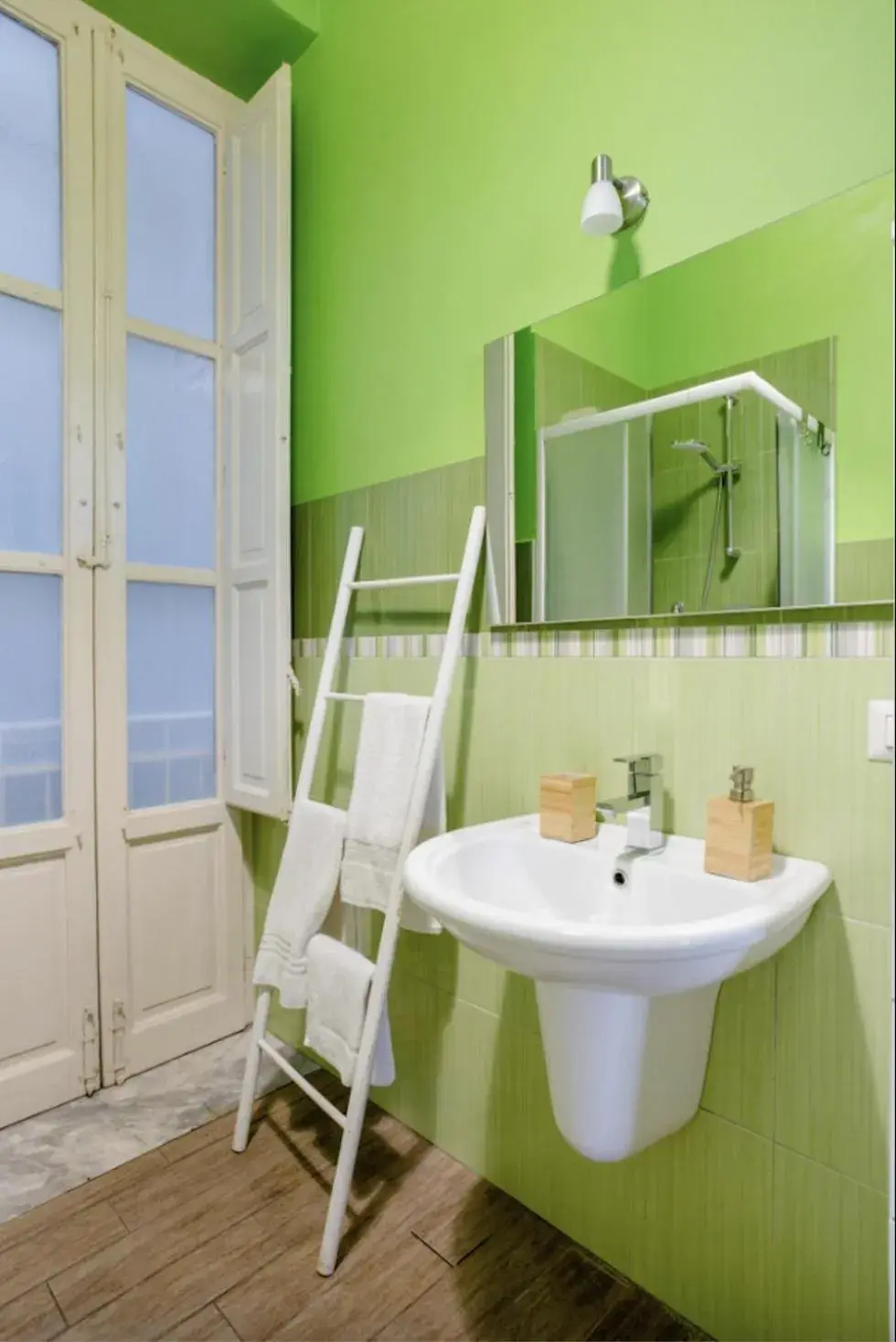 Double Room with Private Bathroom in Bohème B&B Double Room with Private Bathroom in Bohème B&B