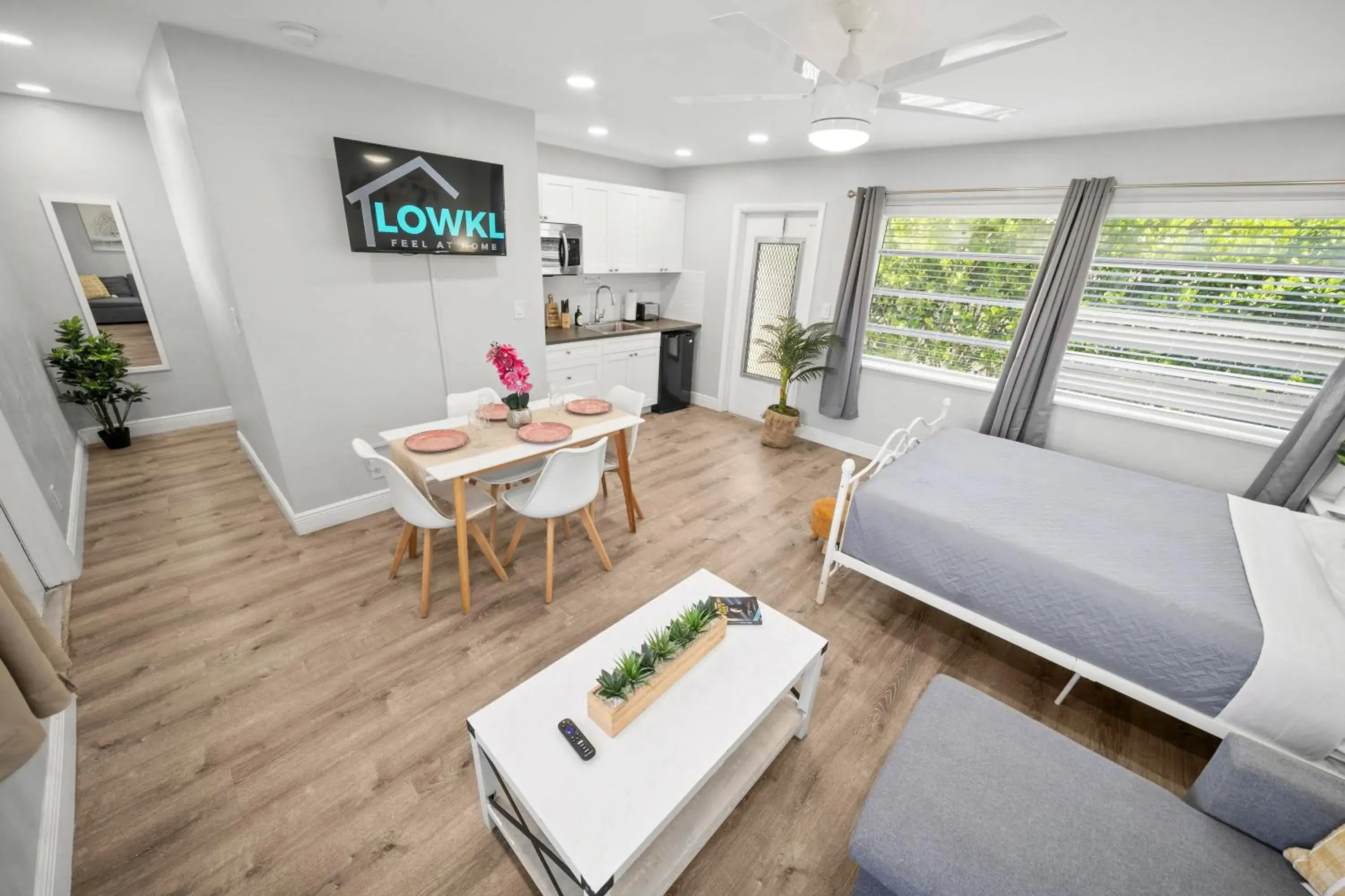 Standard Queen Studio with Kitchen and Sofa Bed in Bayview Regency Apartments By Lowkl Standard Queen Studio with Kitchen and Sofa Bed in Bayview Regency Apartments By Lowkl