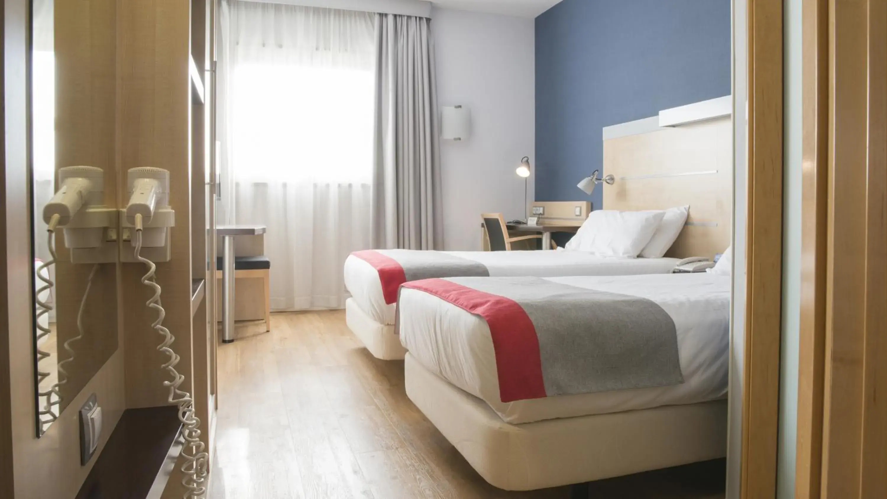 Standard Room with Free Breakfast in Holiday Inn Express Molins de Rei by IHG Standard Room with Free Breakfast in Holiday Inn Express Molins de Rei by IHG