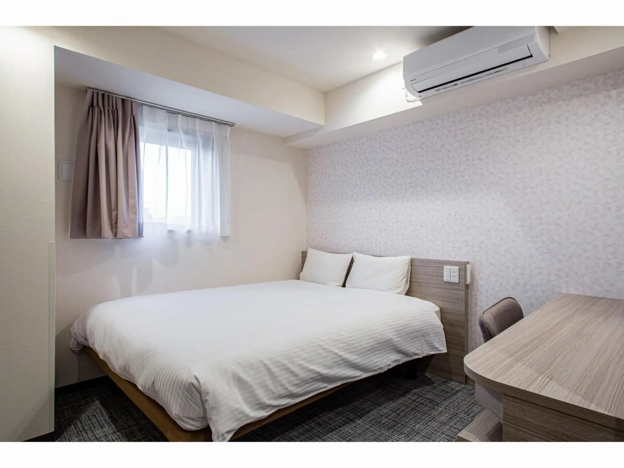 Deluxe Single Room - single occupancy - Non-Smoking in Kuretake Inn Premium Tajimi Ekimae Deluxe Single Room - single occupancy - Non-Smoking in Kuretake Inn Premium Tajimi Ekimae